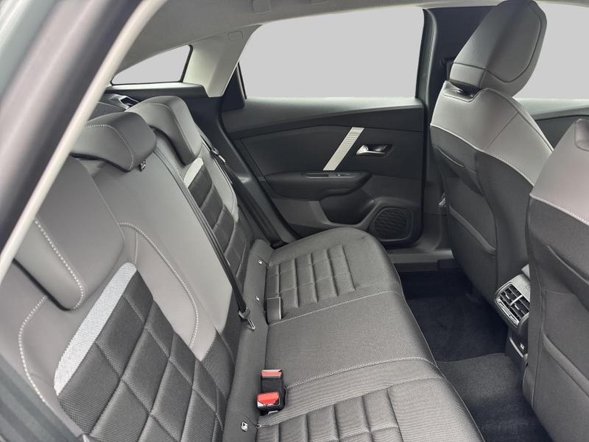 Citroen C4 & ë- Feel Pack (2026) - Photo 10