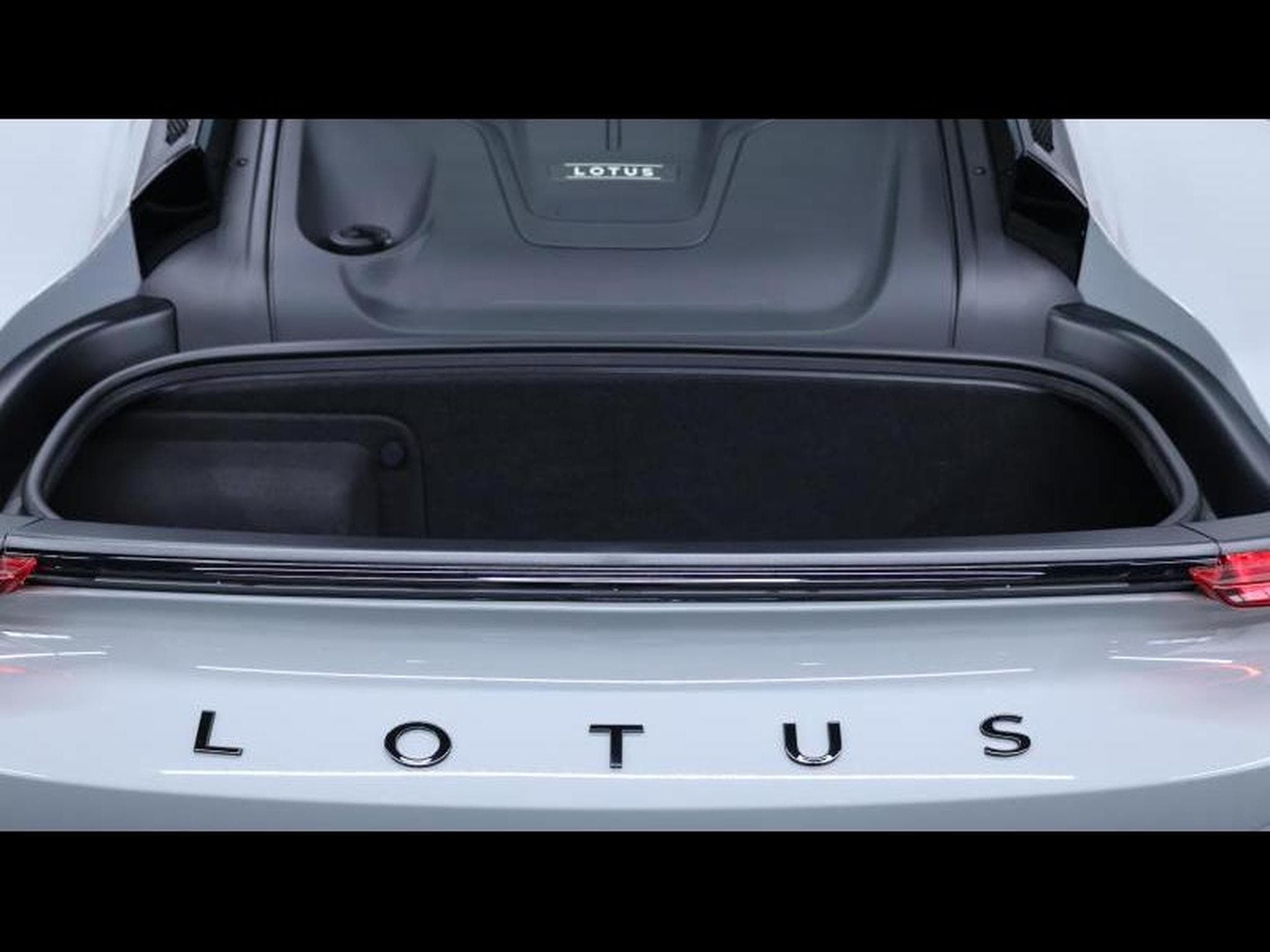 Lotus Emira 2i4 364 First Edition DCT8 (2024) - Photo 8