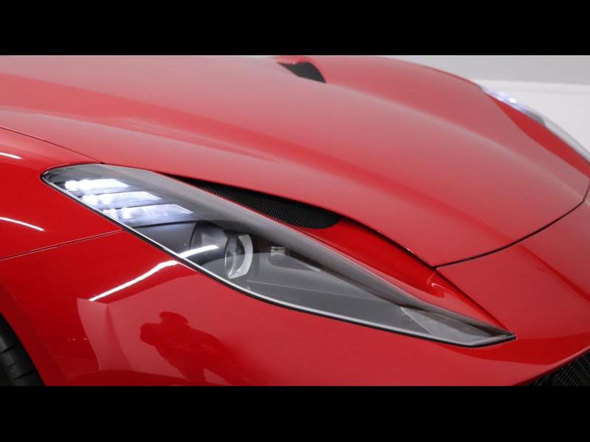 Ferrari 812 Superfast   Rosso 70th anniversary (2019) - Photo 13