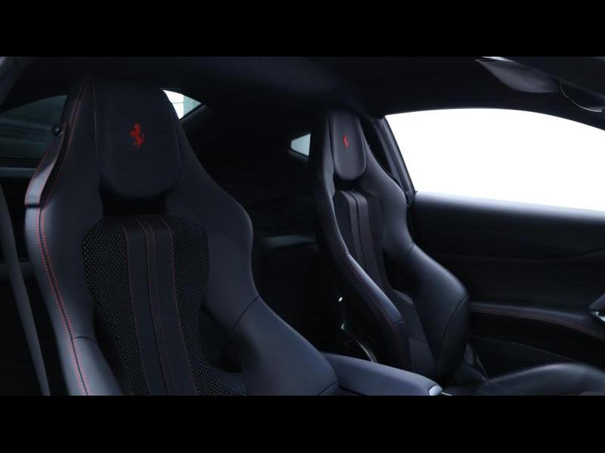 Ferrari 812 Superfast   Rosso 70th anniversary (2019) - Photo 21