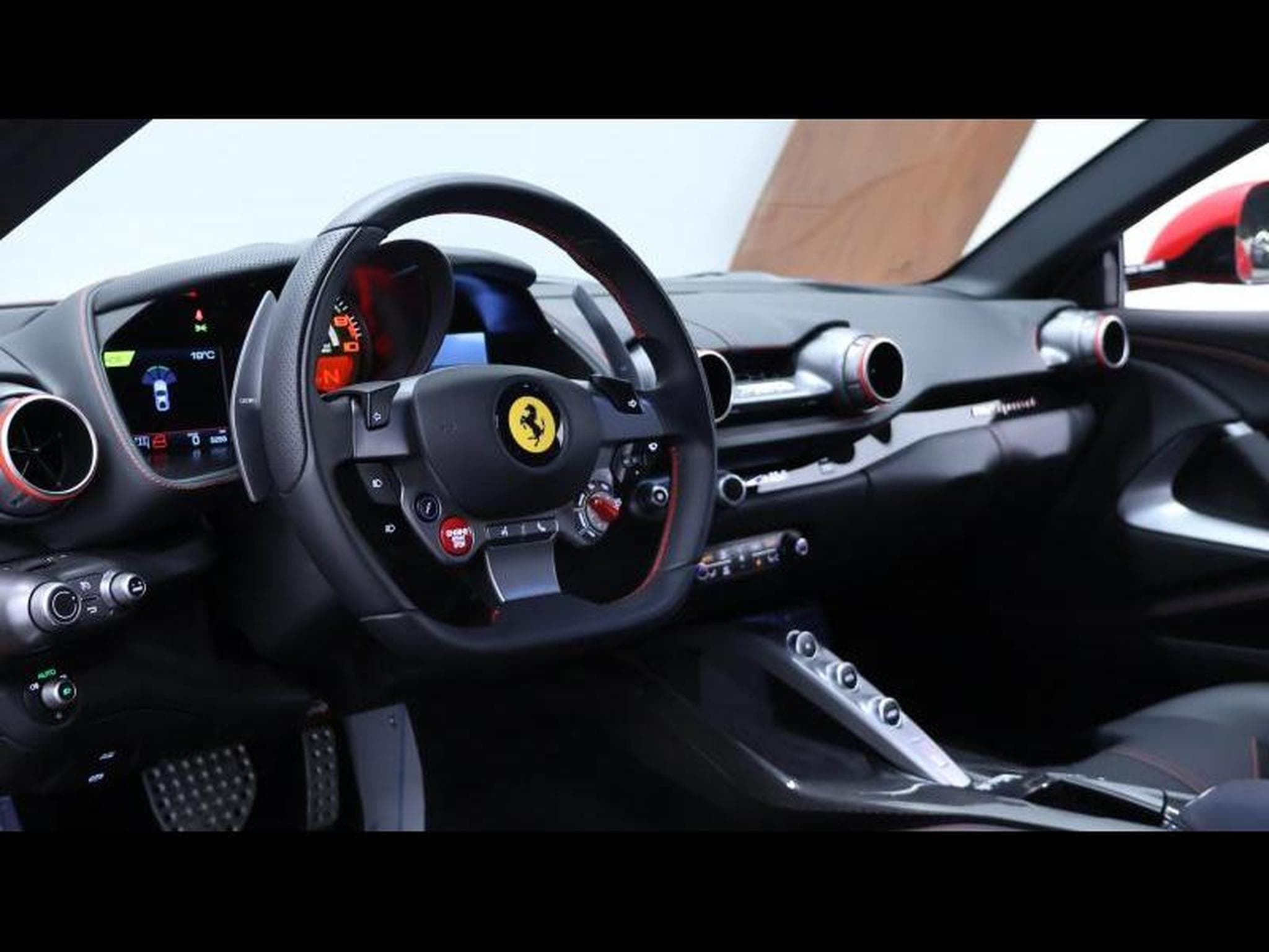 Ferrari 812 Superfast   Rosso 70th anniversary (2019) - Photo 25