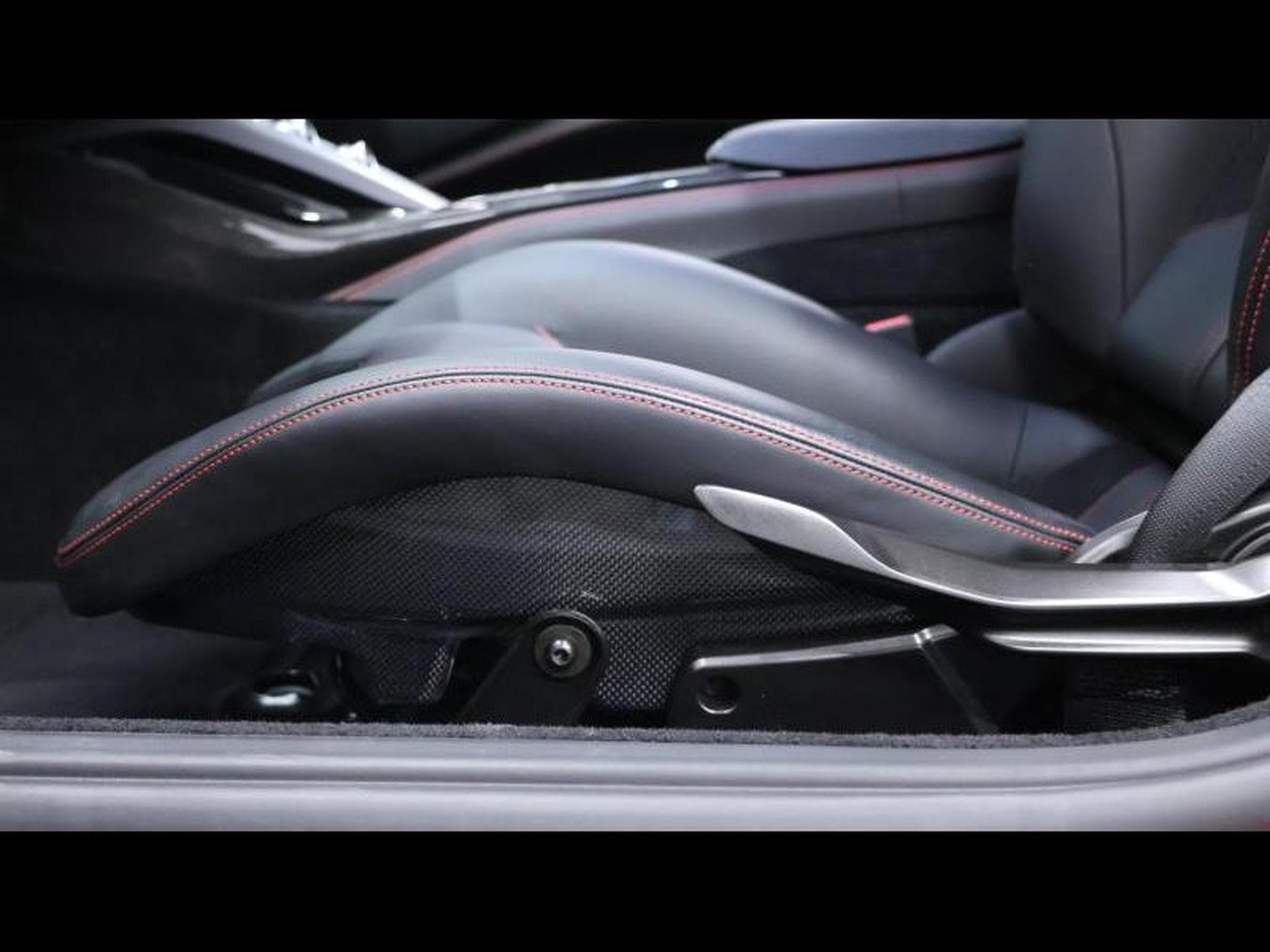 Ferrari 812 Superfast   Rosso 70th anniversary (2019) - Photo 37