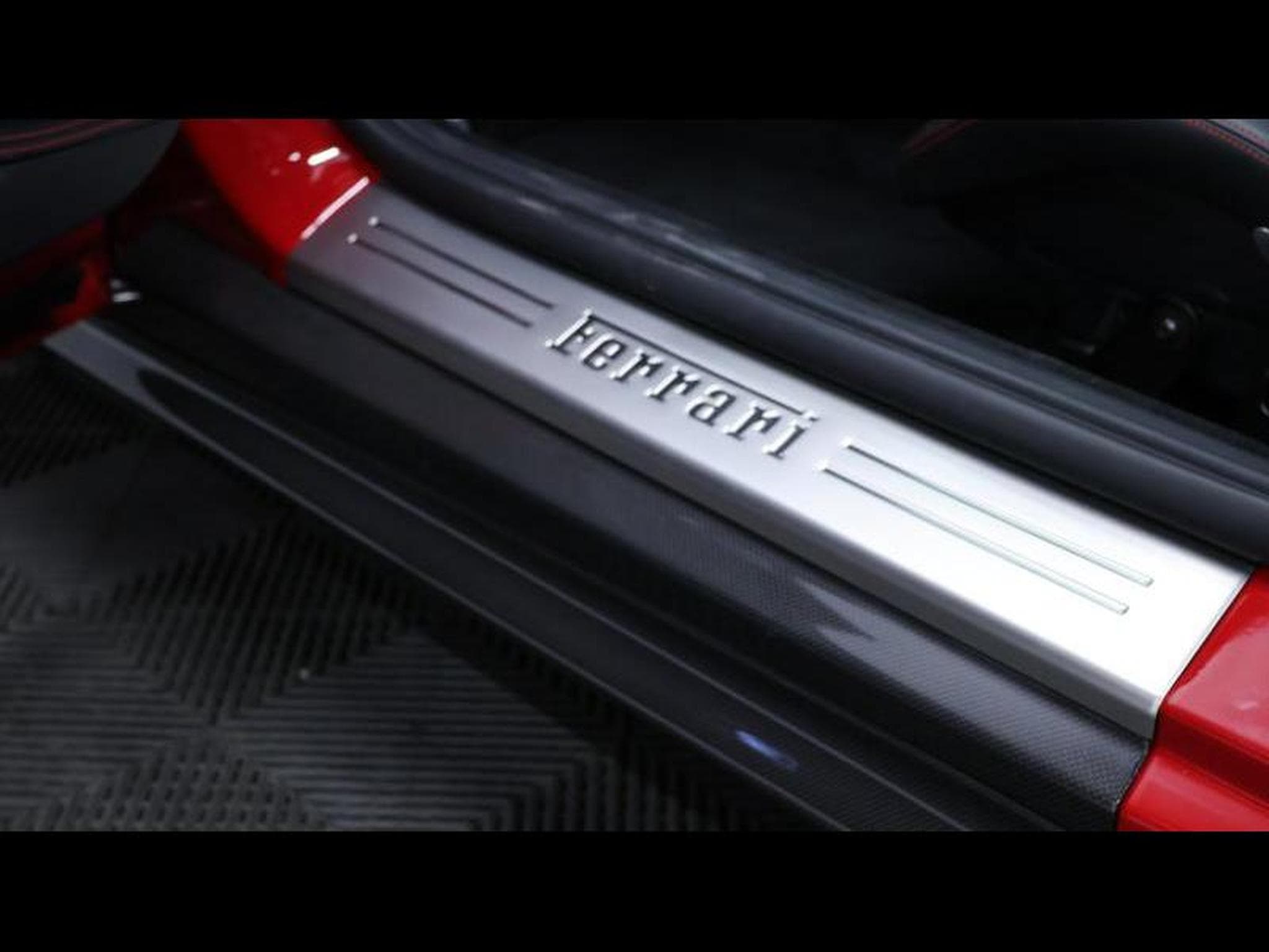 Ferrari 812 Superfast   Rosso 70th anniversary (2019) - Photo 38