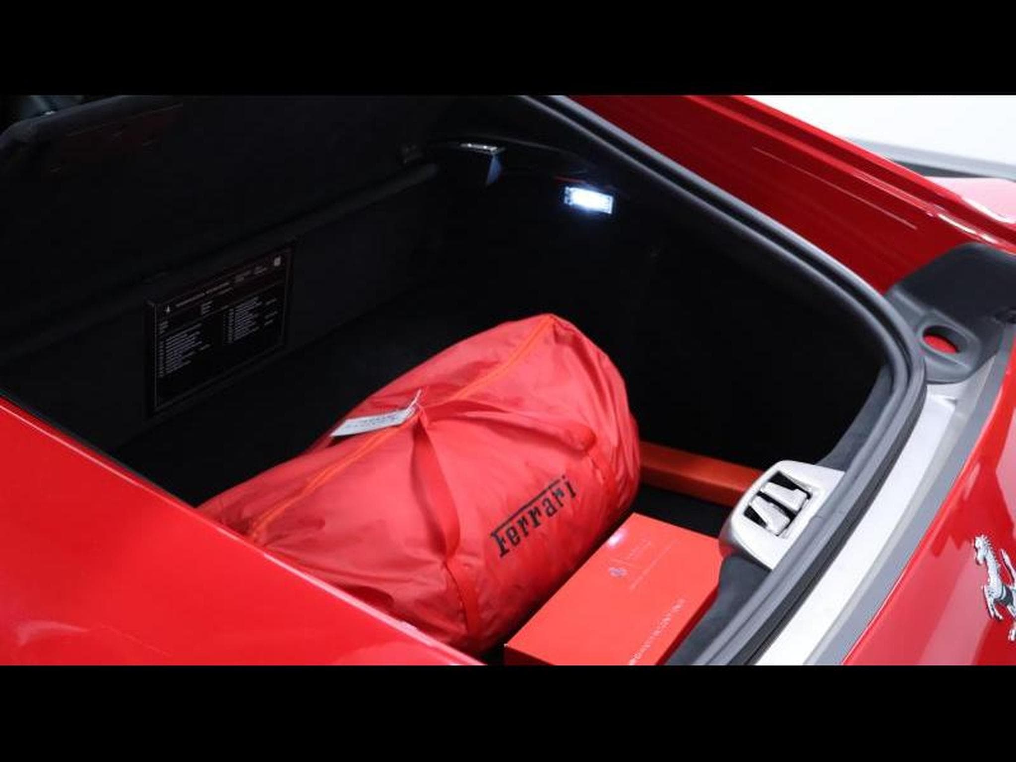Ferrari 812 Superfast   Rosso 70th anniversary (2019) - Photo 9