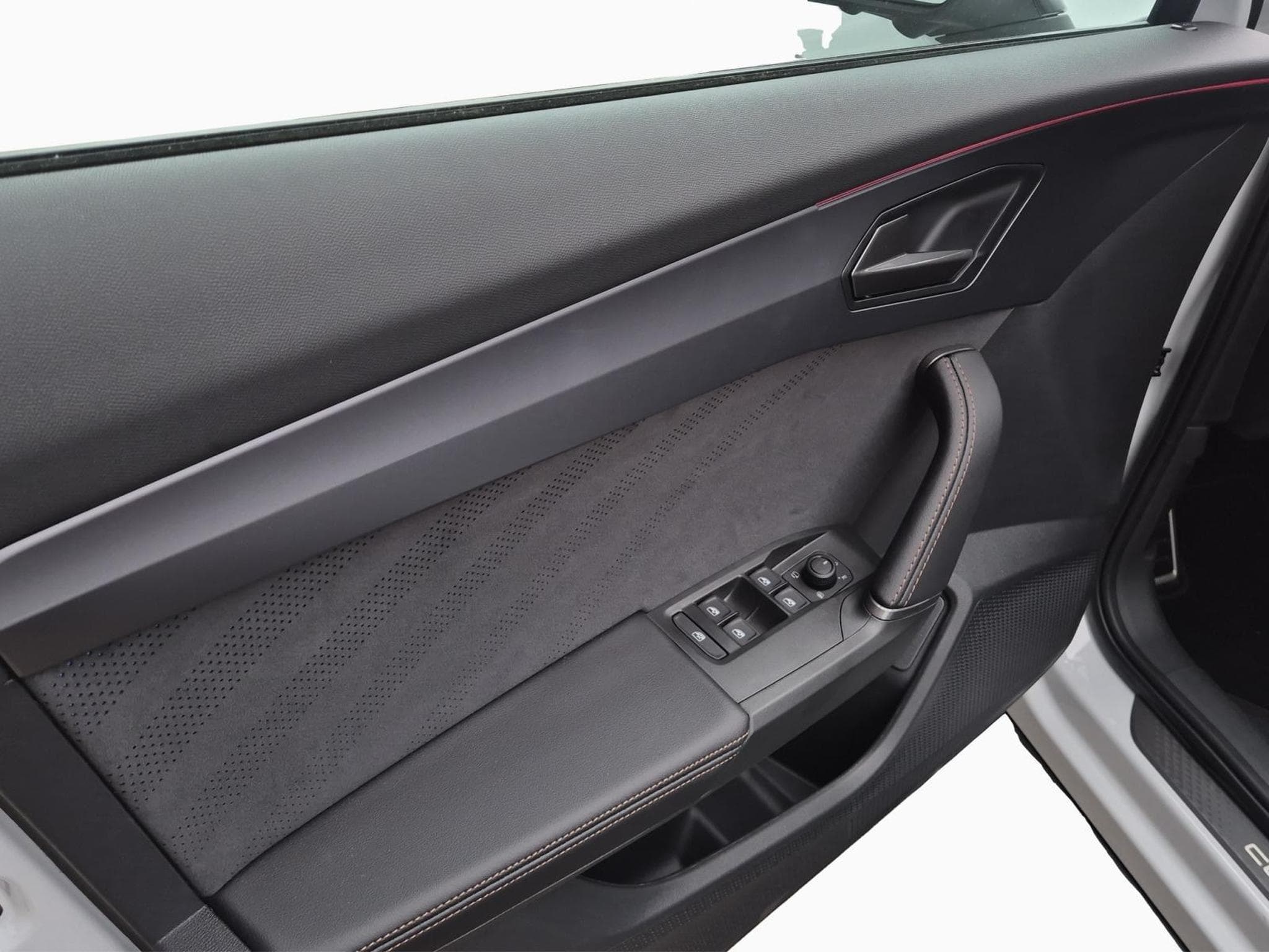 Cupra Formentor 1.5 eTSI DSG (2026) - Photo 11