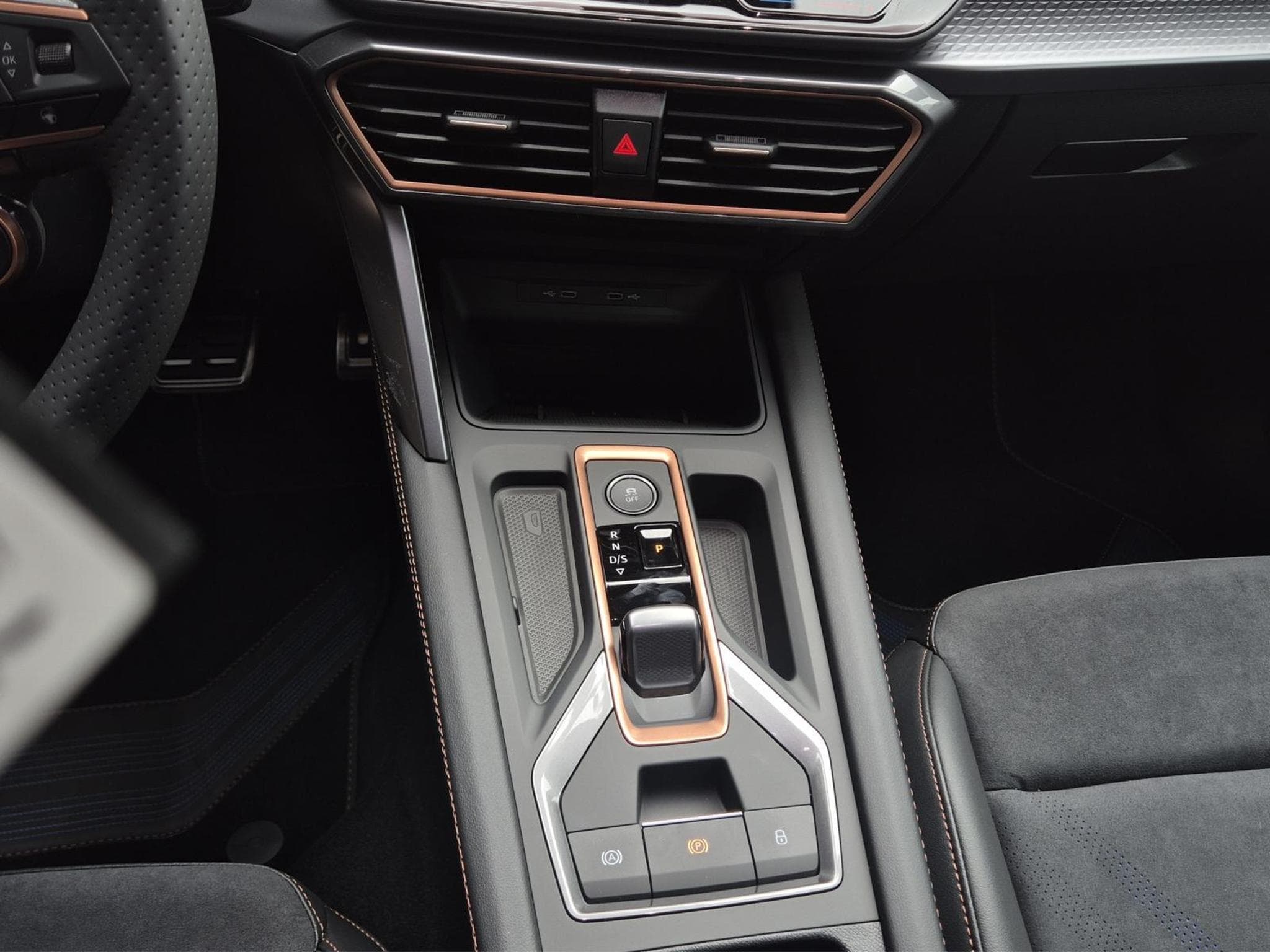 Cupra Formentor 1.5 eTSI DSG (2026) - Photo 12
