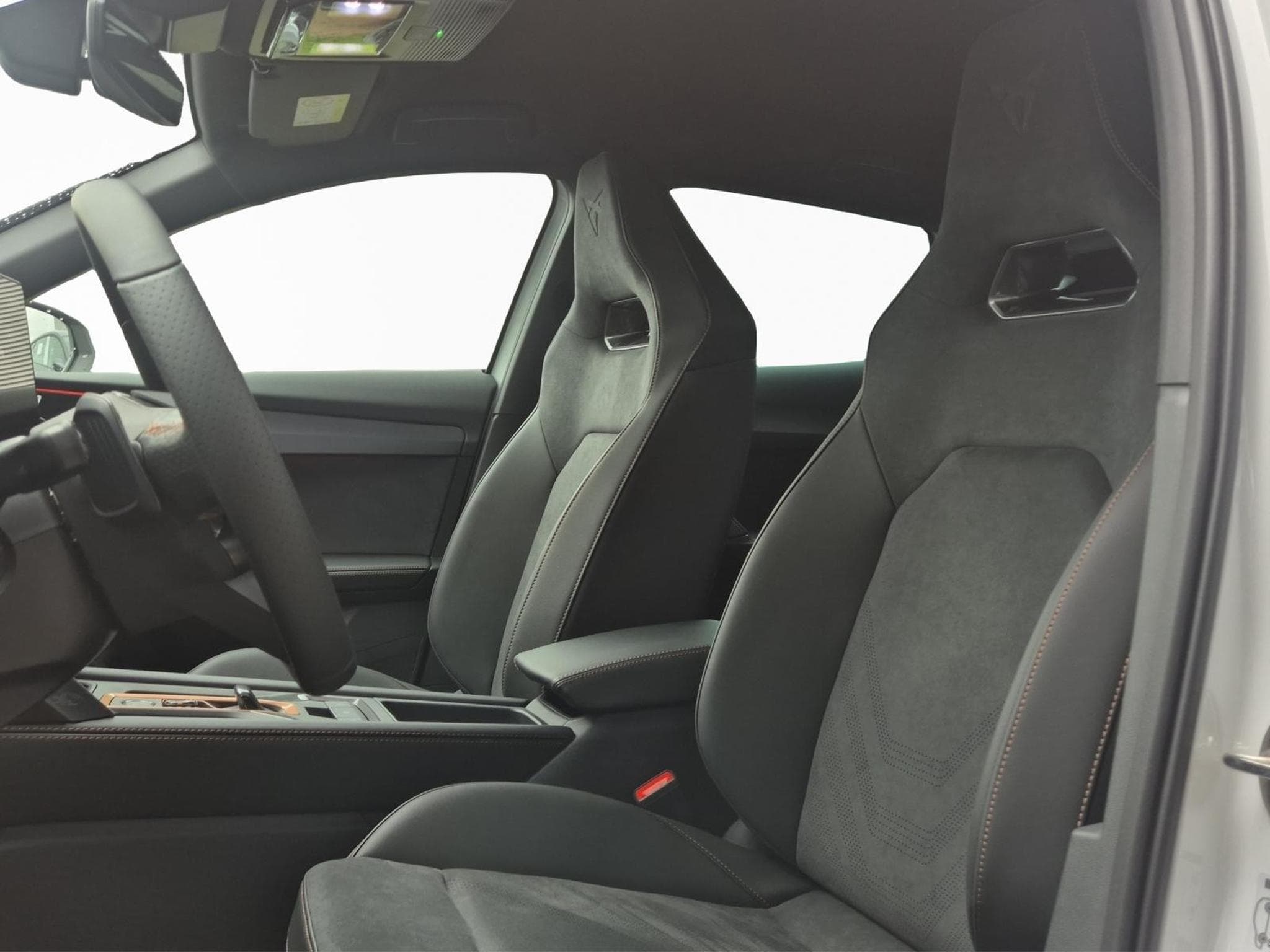 Cupra Formentor 1.5 eTSI DSG (2026) - Photo 4