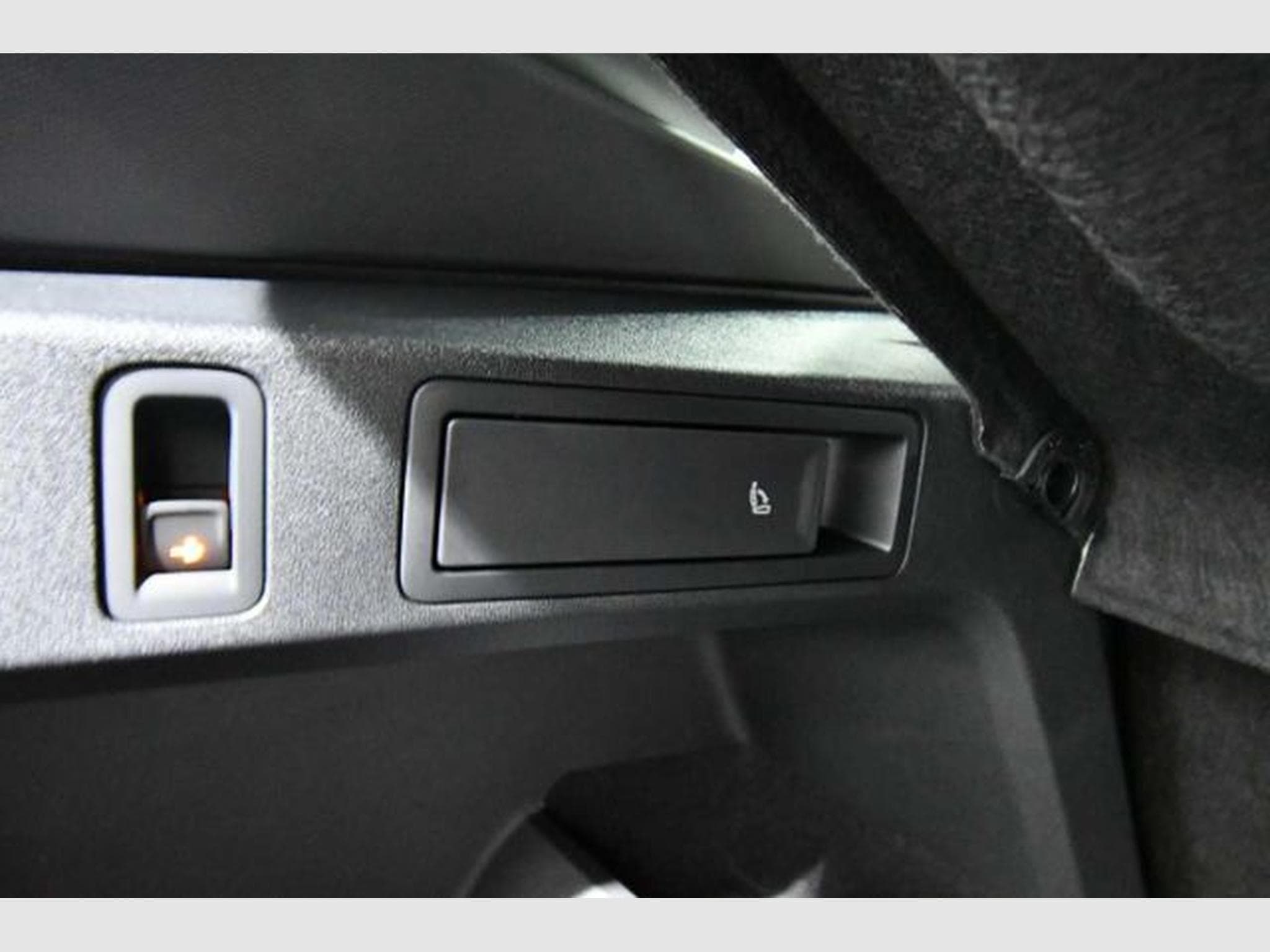 VW Tiguan Tiguan Diesel 2.0 TDI SCR 4MOTION DSG R-Line - S (2025) - Photo 10