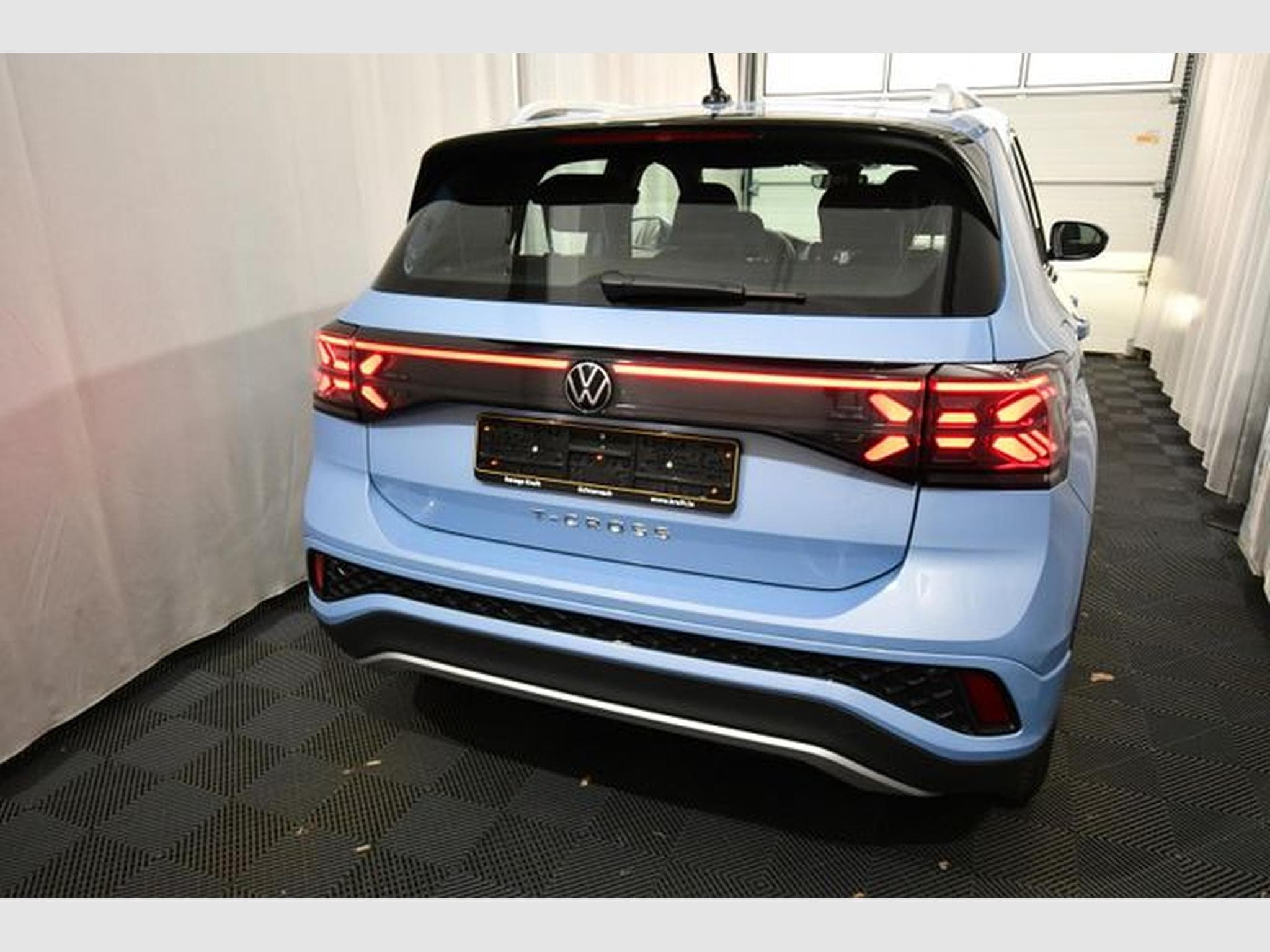 VW T-Cross T-Cross 1.0 TSI R-Line, 17", ACC, Navi DM, Park (2025) - Photo 4