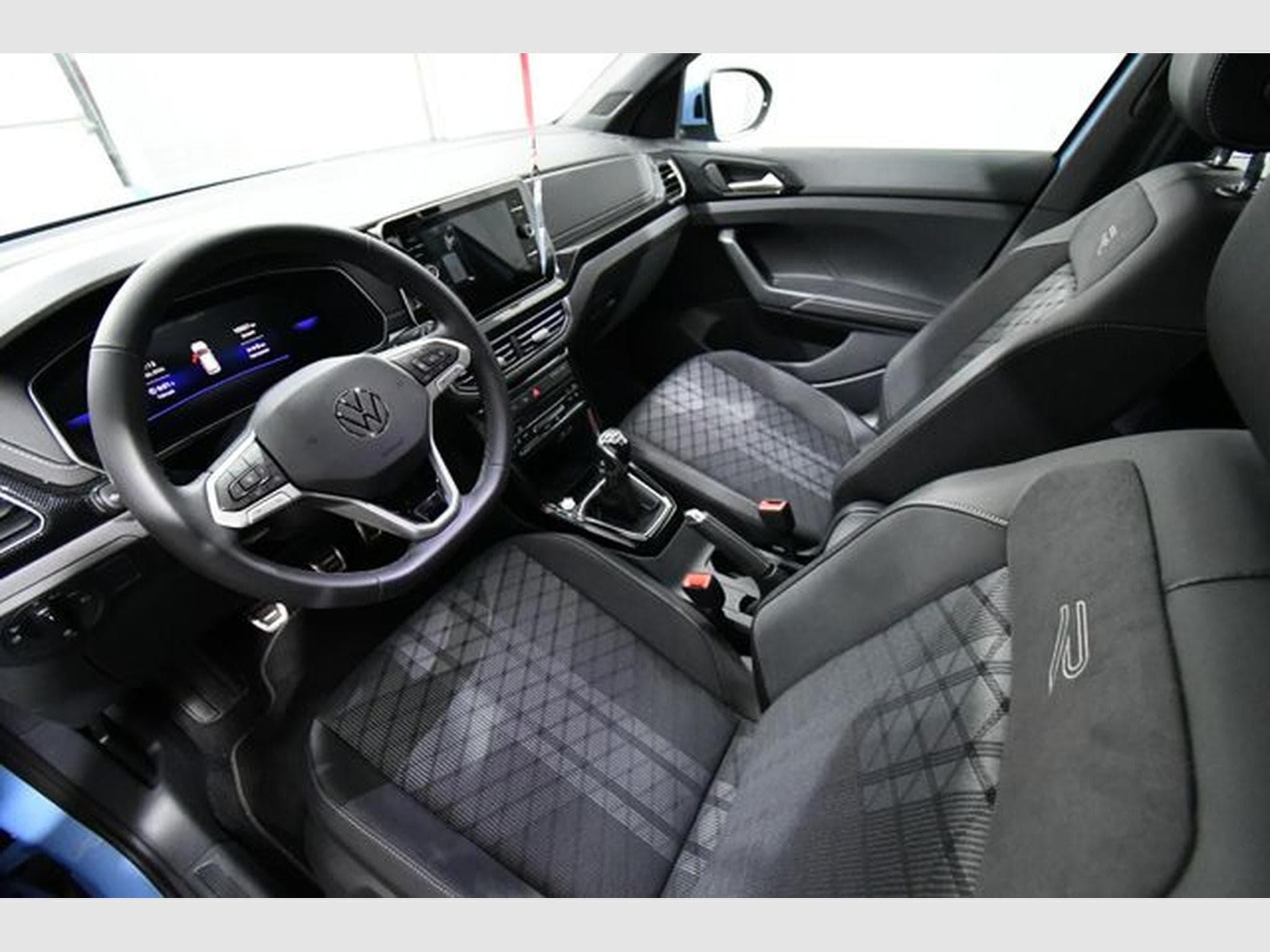 VW T-Cross T-Cross 1.0 TSI R-Line, 17", ACC, Navi DM, Park (2025) - Photo 6