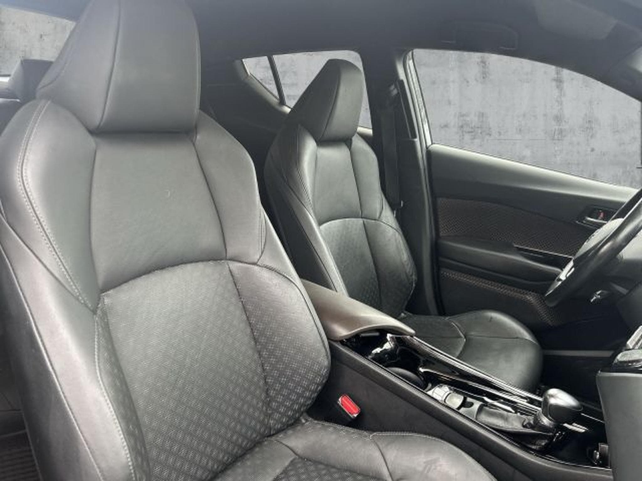 Toyota C-HR C-HR 1.8 Hybrid Lounge NAVI LED JBL Sound RFK (2019) - Photo 13