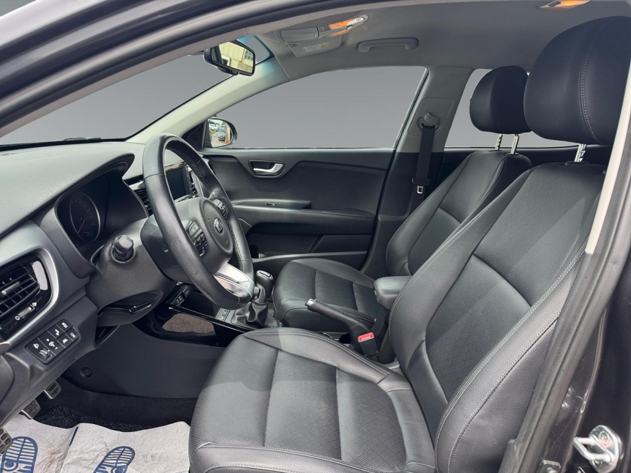 Kia Stonic Sense 1.0T ISG (2017) - Photo 10