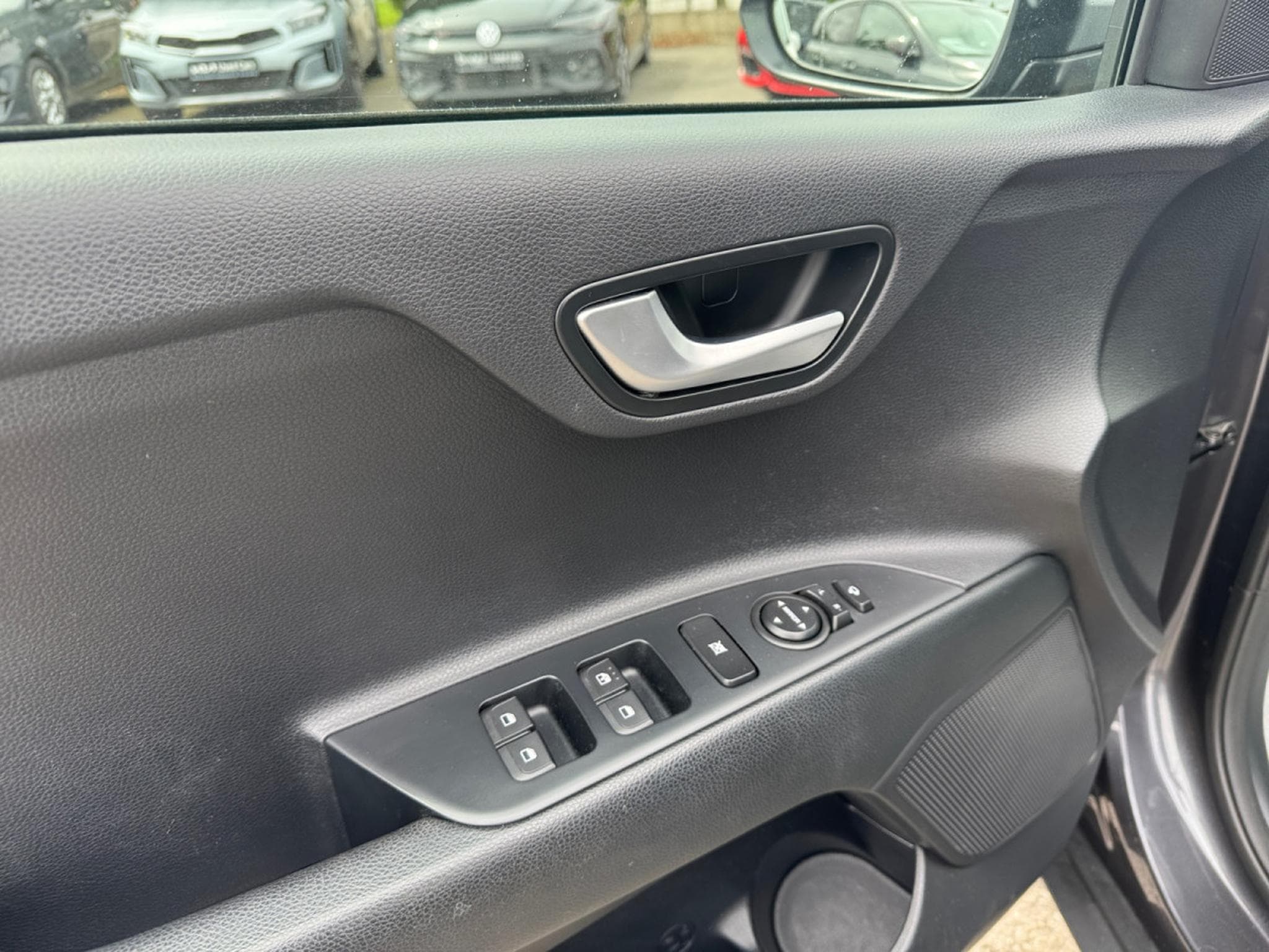 Kia Stonic Sense 1.0T ISG (2017) - Photo 11