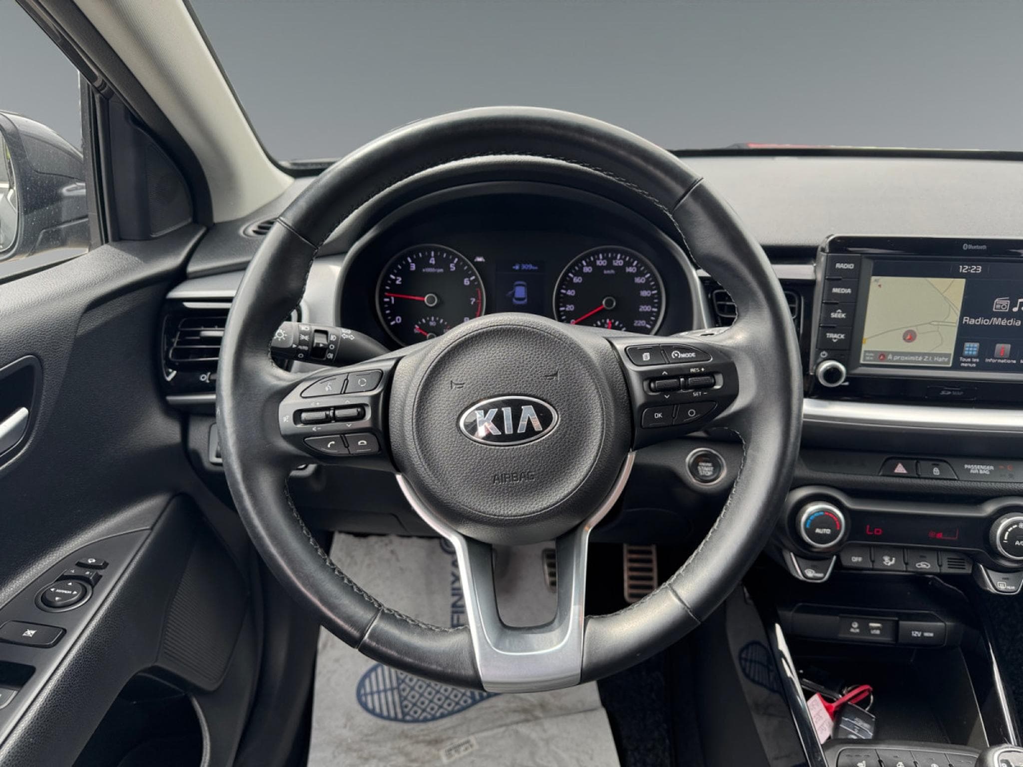 Kia Stonic Sense 1.0T ISG (2017) - Photo 13