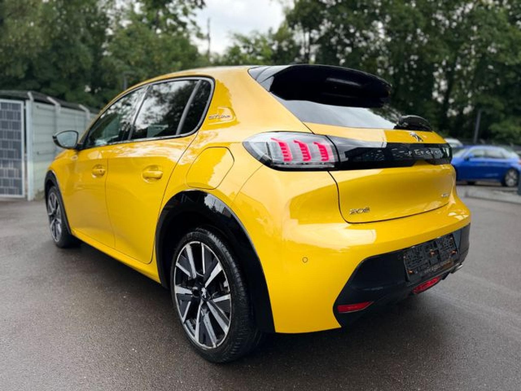Peugeot 208 208 GT-LINE *VIRTUELL*NAVI*KAMERA*SHZ*ALU* (2020) - Photo 8