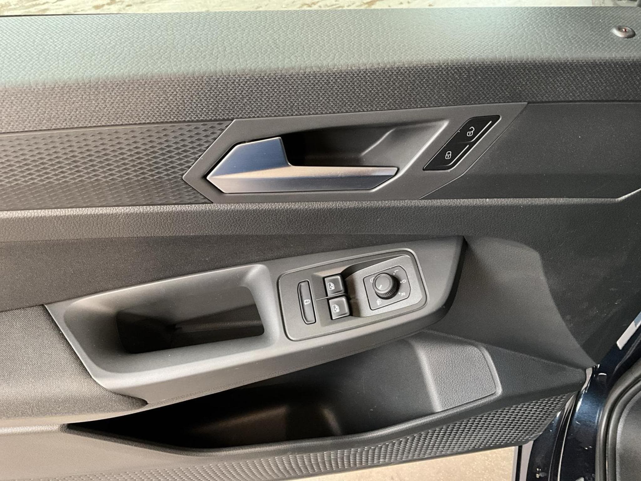 VW Caddy Life+DSG+Dark-Label+P.Cool&Sound+Navi+P.Ass-Plus+AHK (2024) - Photo 14