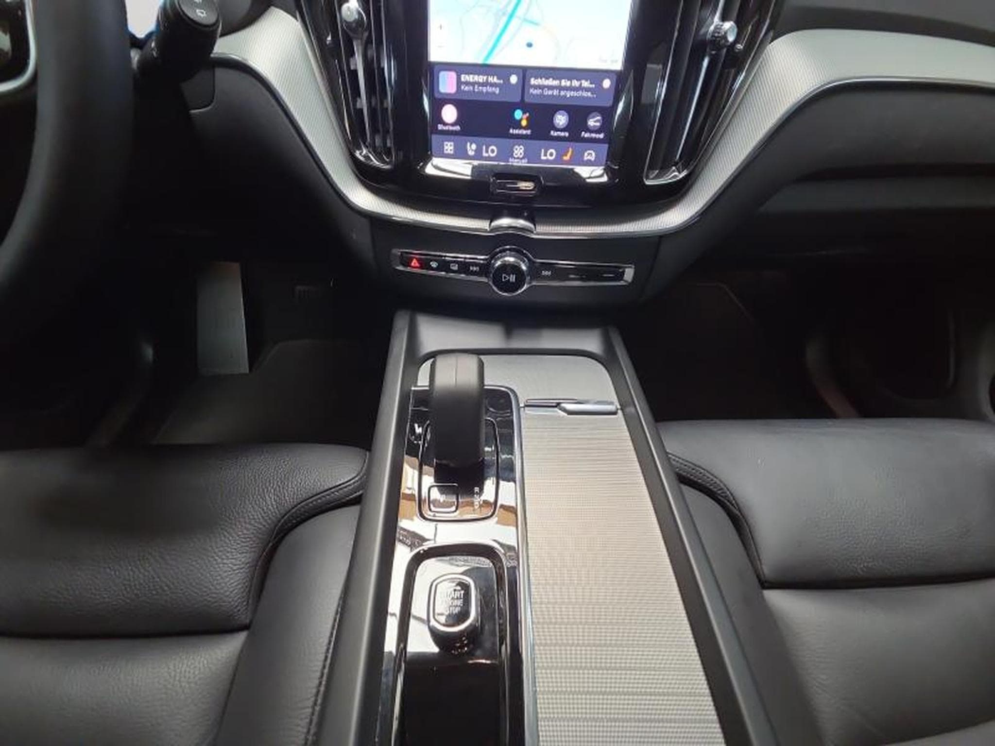 Volvo XC60 B4 Plus Dark / Essence (2023) - Photo 8