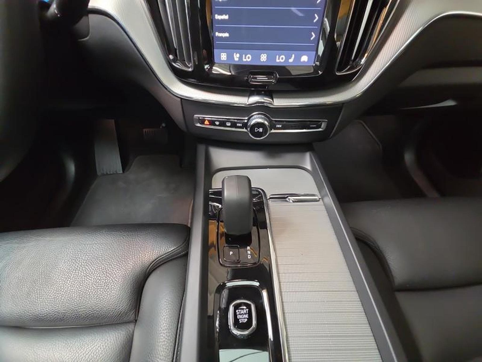Volvo XC60 B4 Plus Dark / Essence (2024) - Photo 11
