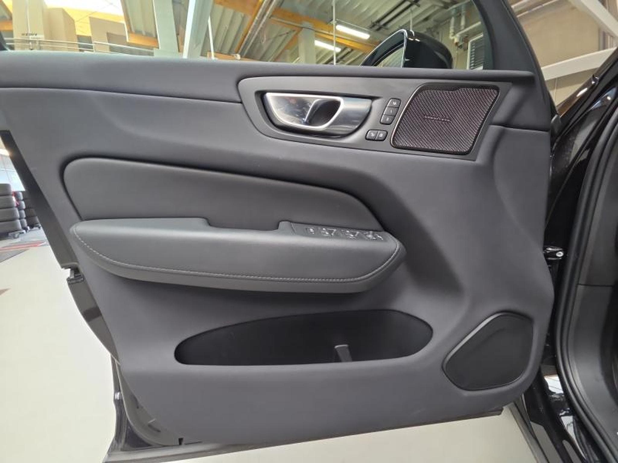 Volvo XC60 B4 Plus Dark / Essence (2024) - Photo 20