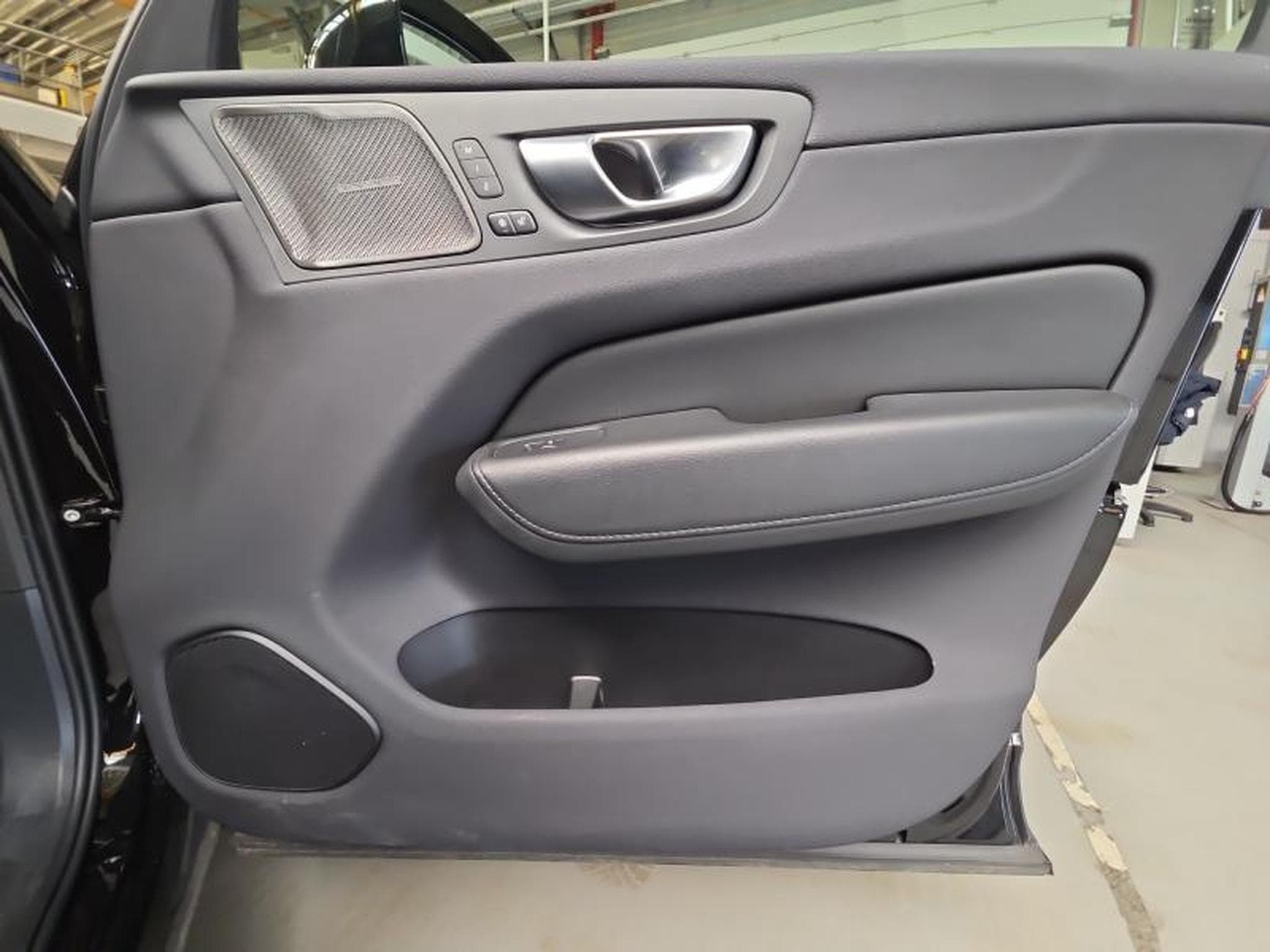 Volvo XC60 B4 Plus Dark / Essence (2024) - Photo 21
