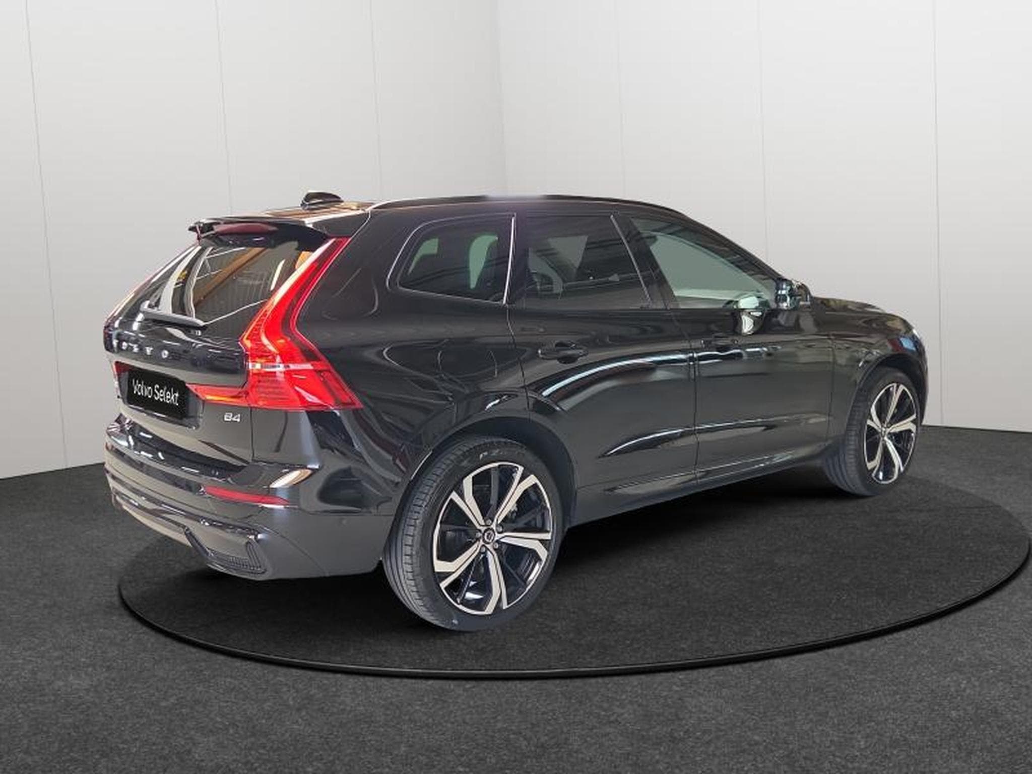 Volvo XC60 B4 Plus Dark / Essence (2024) - Photo 5