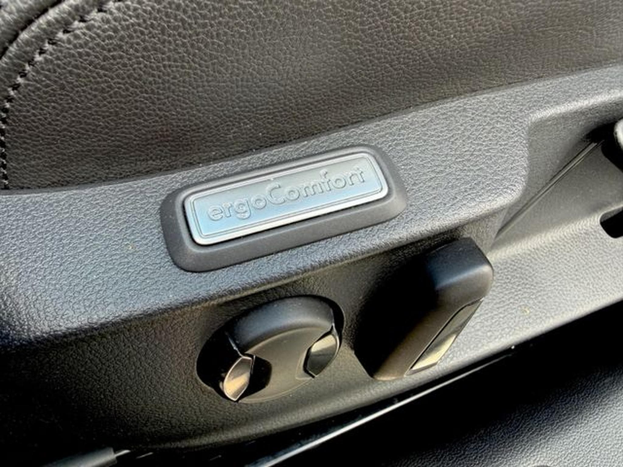 VW Passat Passat Variant R Line 2.0 TDI DSG 4Motion (2019) - Photo 27