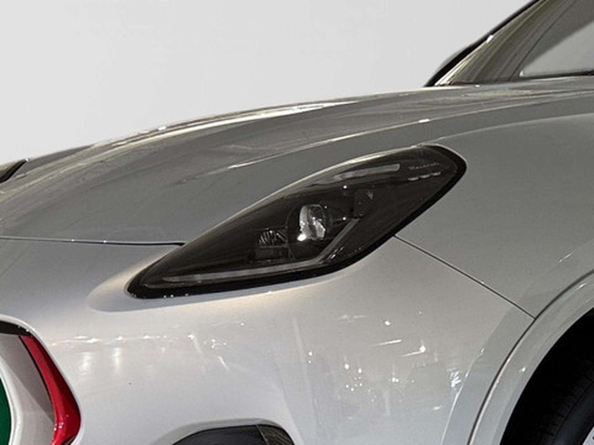 Maserati Grecale 2.0 L4 MHEV Modena 4x4 Aut. (2022) - Photo 22