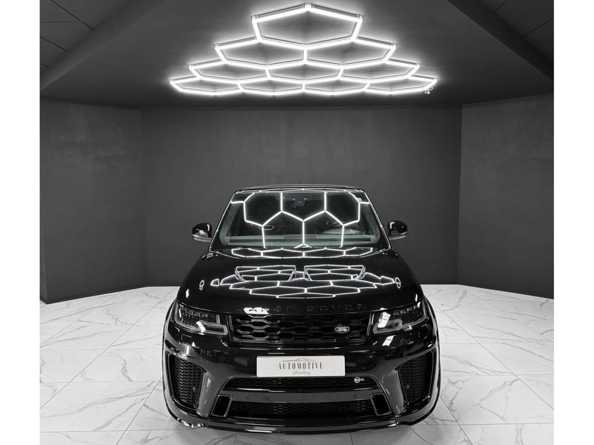 Land-Rover Range Rover Sport 5.0 V8 P575 SVR (2020) - Photo 8