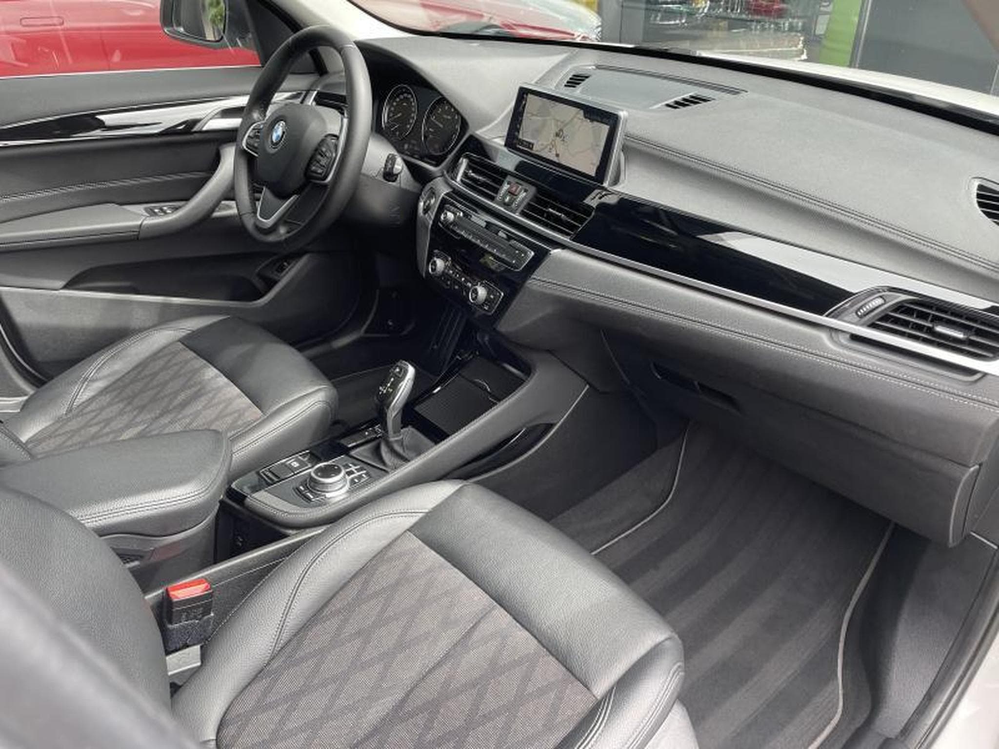 BMW X1 X1 sDrive18i X-line/Sièges chauffants/GPS (2020) - Photo 11