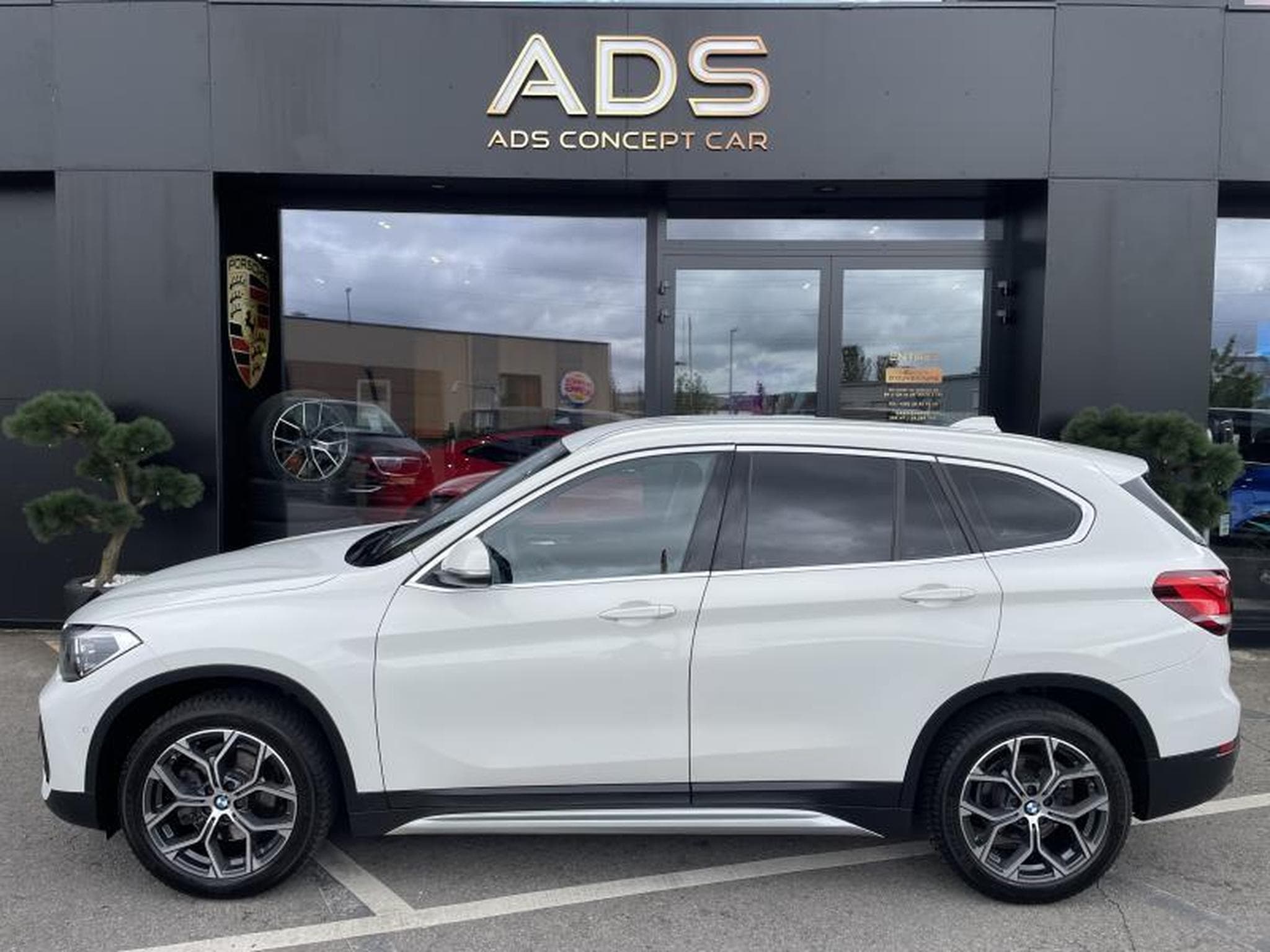 BMW X1 X1 sDrive18i X-line/Sièges chauffants/GPS (2020) - Photo 4
