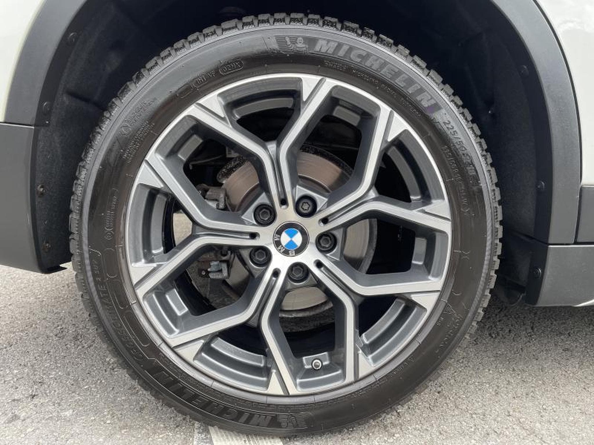 BMW X1 X1 sDrive18i X-line/Sièges chauffants/GPS (2020) - Photo 5