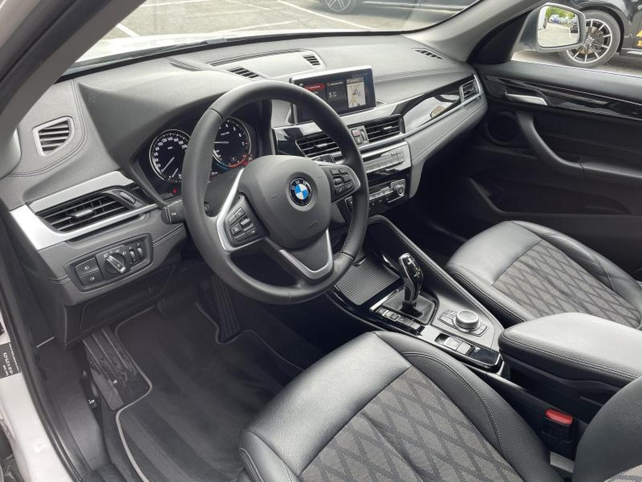 BMW X1 X1 sDrive18i X-line/Sièges chauffants/GPS (2020) - Photo 6