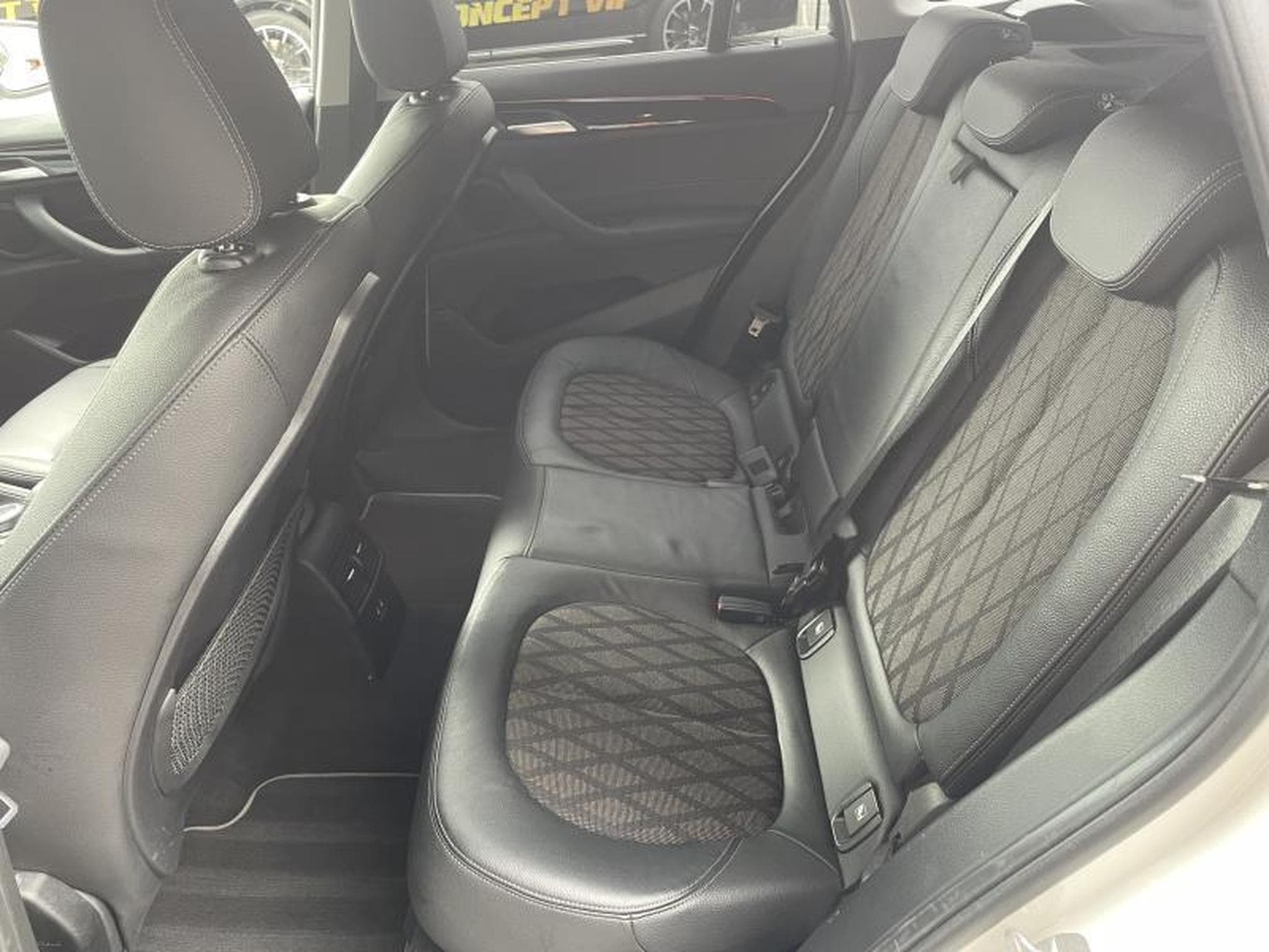 BMW X1 X1 sDrive18i X-line/Sièges chauffants/GPS (2020) - Photo 8