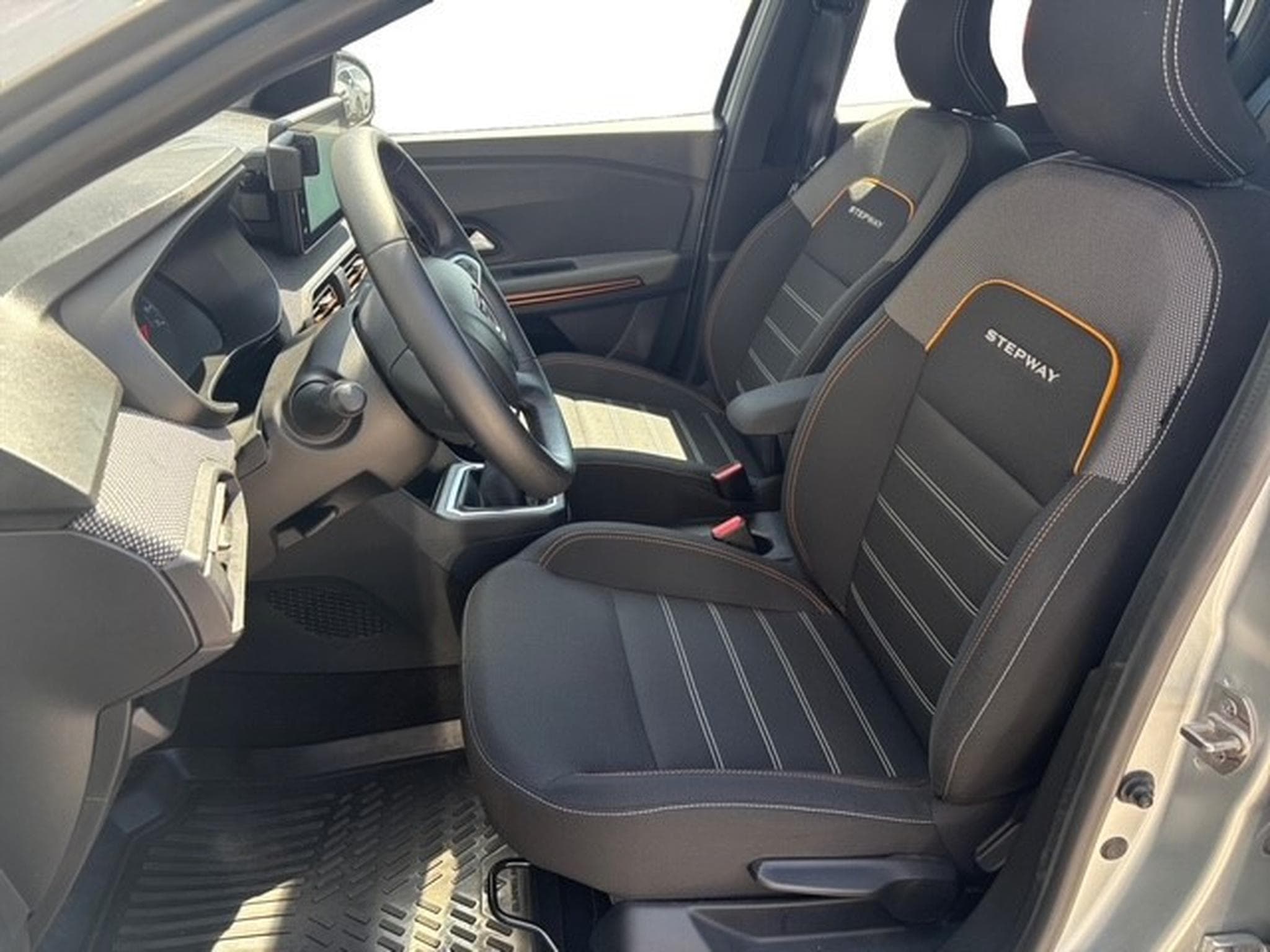 Dacia Sandero 1.0 TCe Stepway Plus (2022) - Photo 7