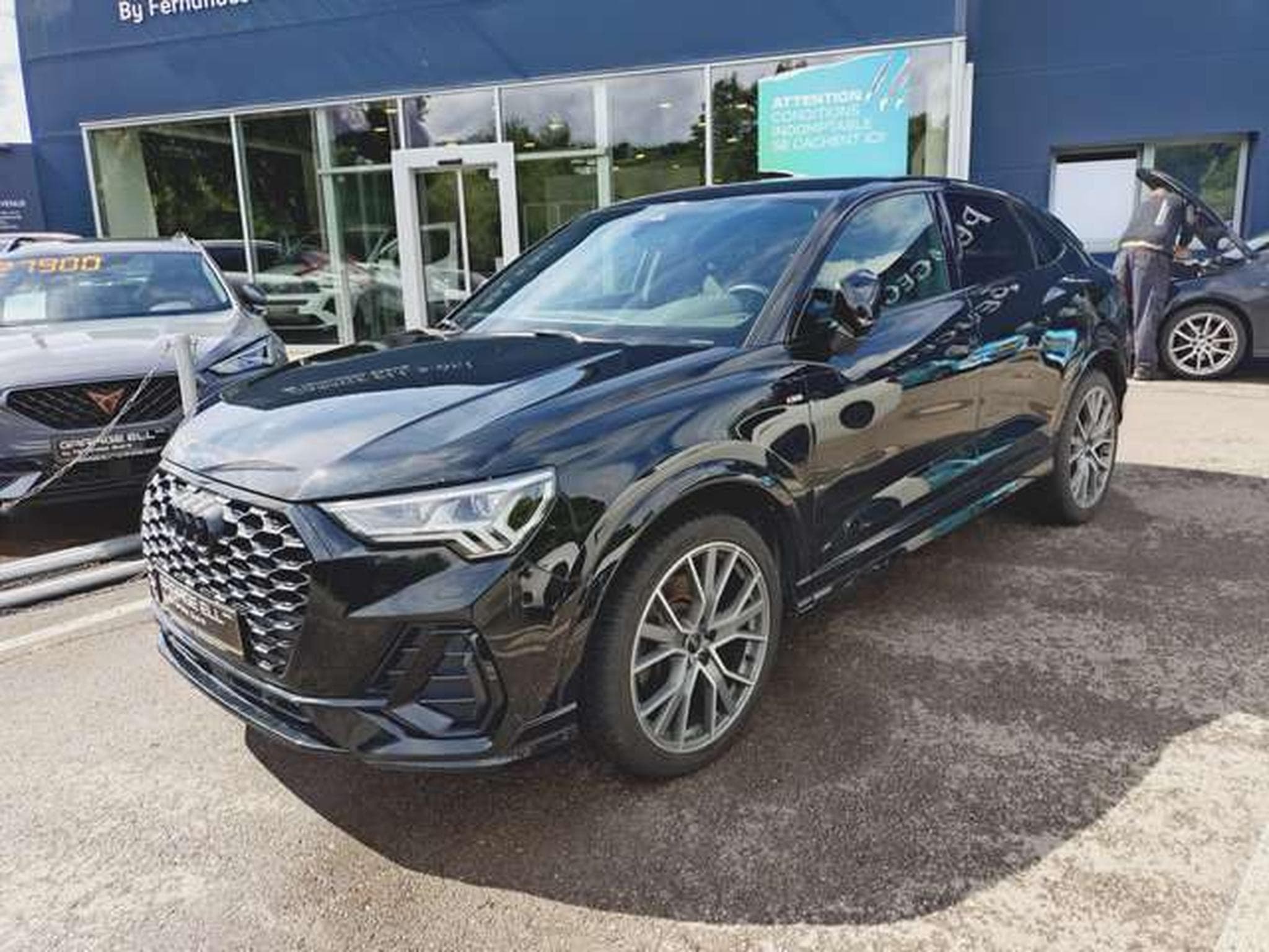 Audi Q3 45 TFSI quattro S line (2021) - Photo 1