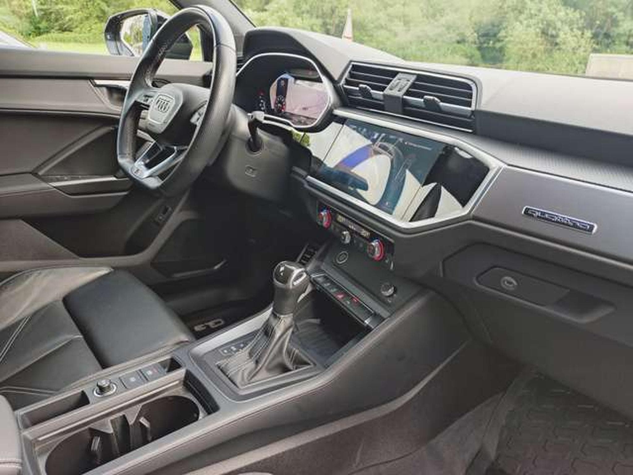Audi Q3 45 TFSI quattro S line (2021) - Photo 14