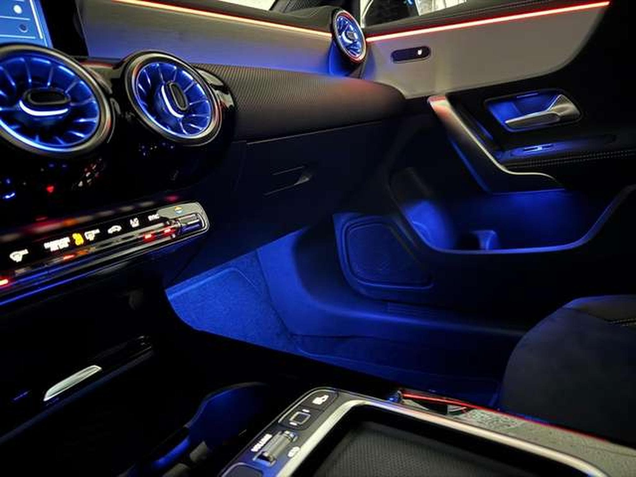 Mercedes CLA 200 CLA Shooting Brake 200D 150 CH AMG NIGHT EDITION (2025) - Photo 17