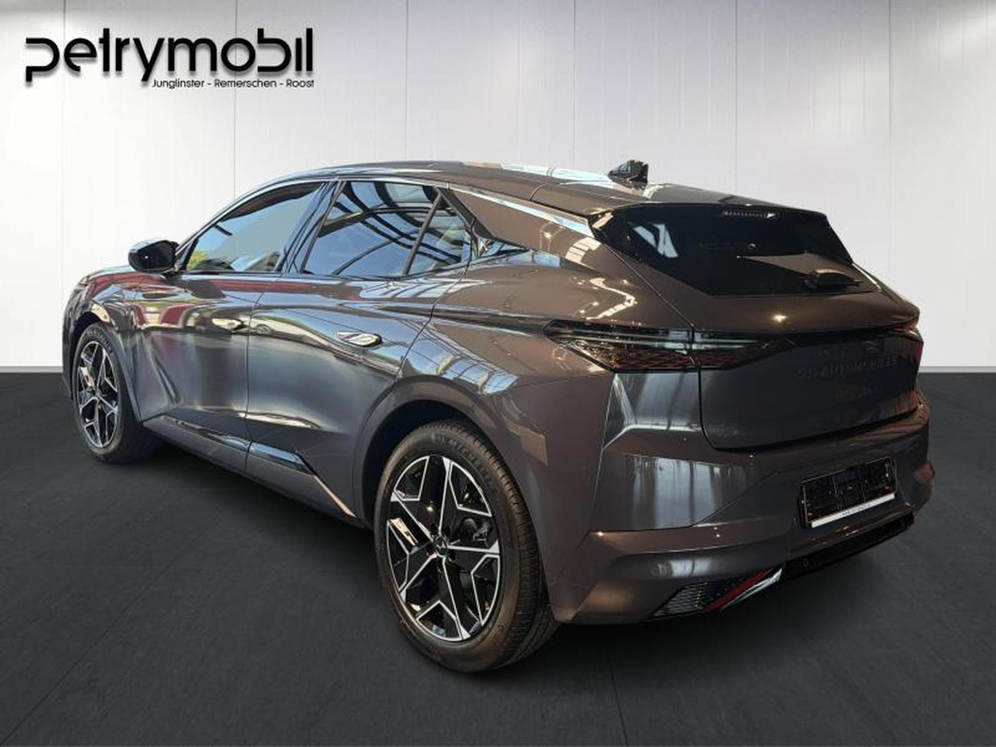 DS Automobiles DS4 ETOILE N°4 (2025) - Photo 19