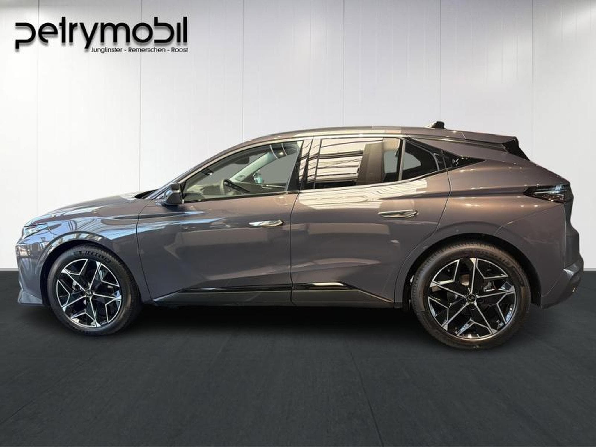DS Automobiles DS4 ETOILE N°4 (2025) - Photo 6