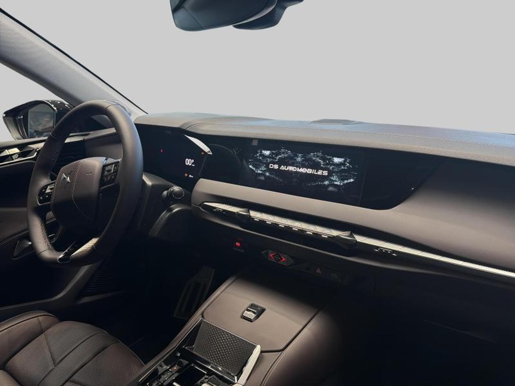 DS Automobiles DS4 ETOILE N°4 (2025) - Photo 8