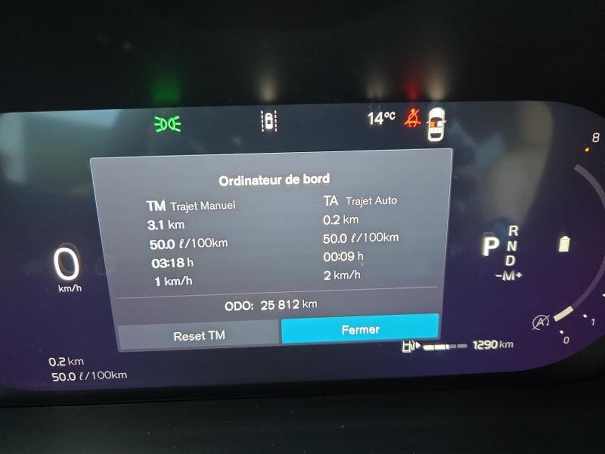 Volvo XC60 B5 AWD Ultra Dark / Essence (2025) - Photo 18