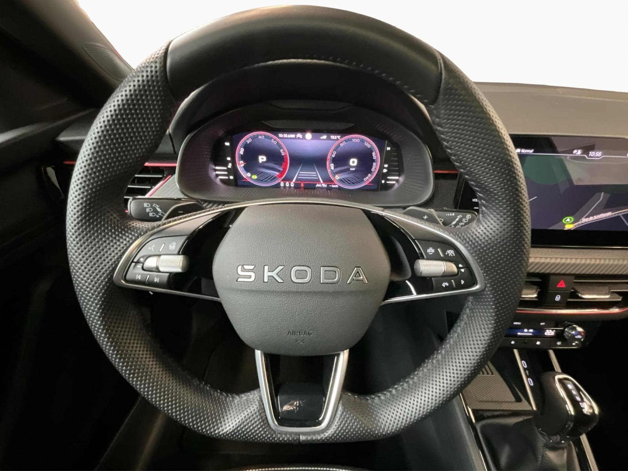 Skoda Kamiq Monte-Carlo+DSG+LED+P.Assisted+P.Park&Go (2025) - Photo 10