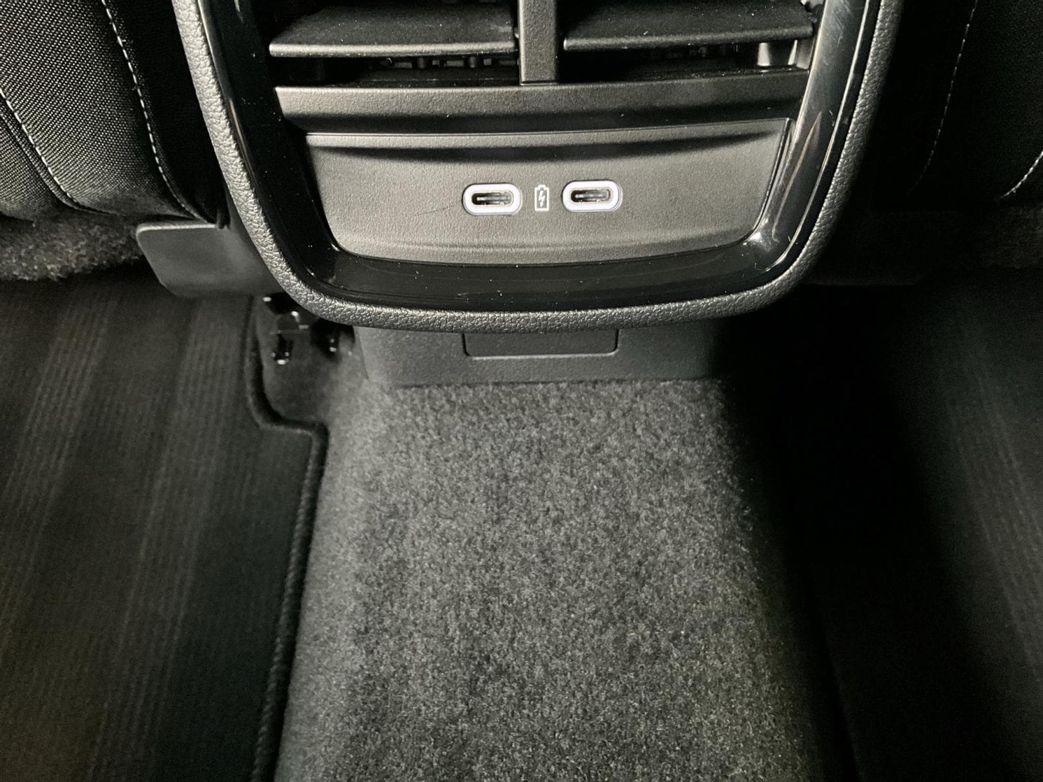 Skoda Kamiq Monte-Carlo+DSG+LED+P.Assisted+P.Park&Go (2025) - Photo 22