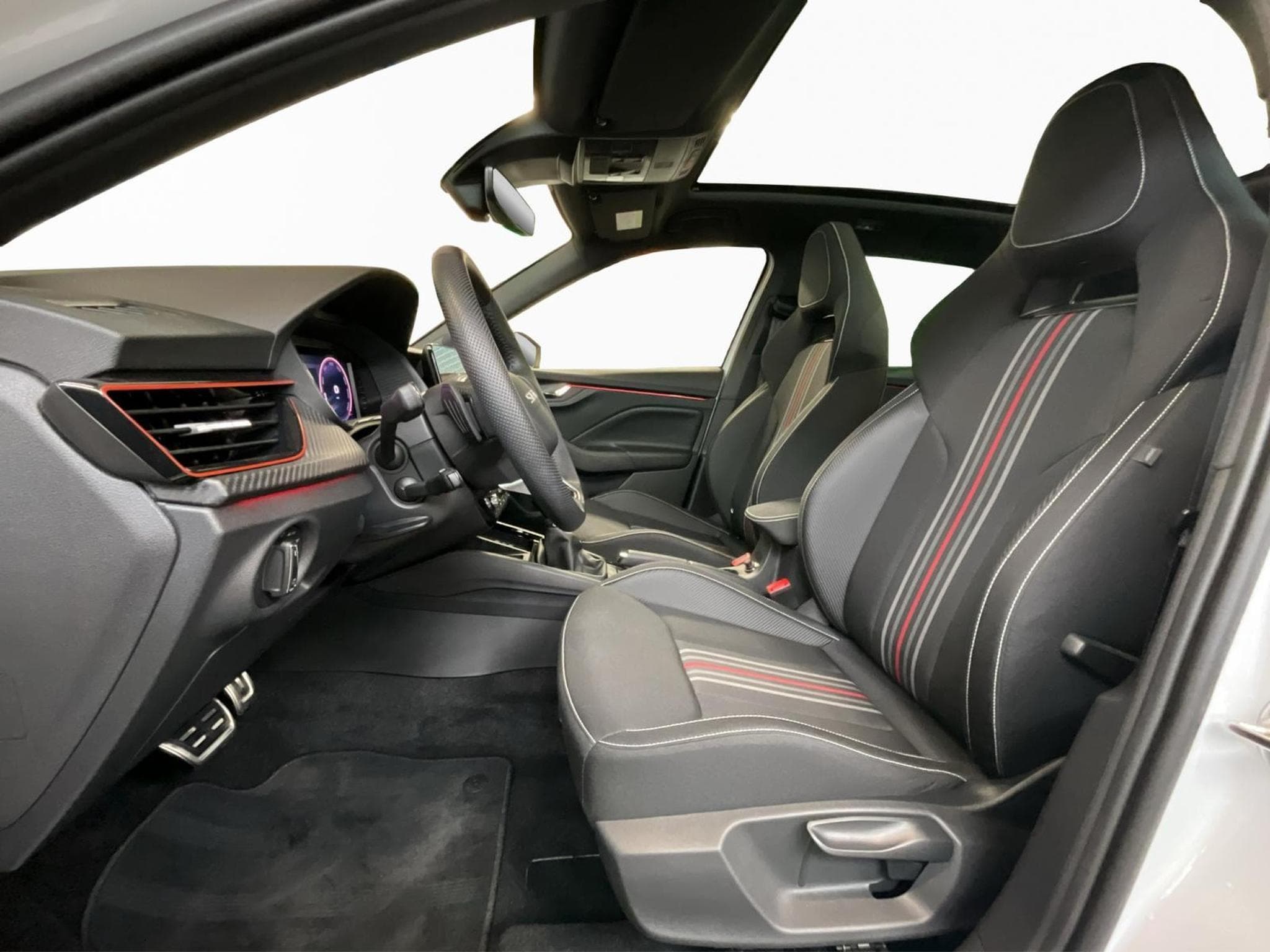 Skoda Kamiq Monte-Carlo+DSG+LED+P.Assisted+P.Park&Go (2025) - Photo 9