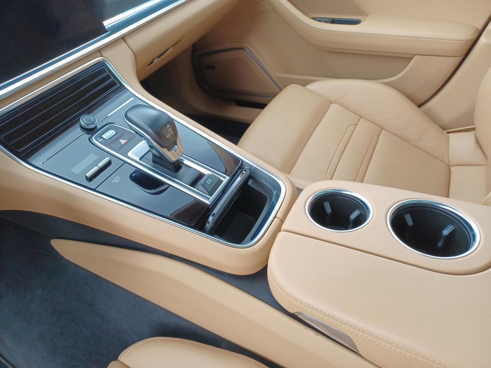 Porsche Panamera 4 Platinum Edition (2022) - Photo 14