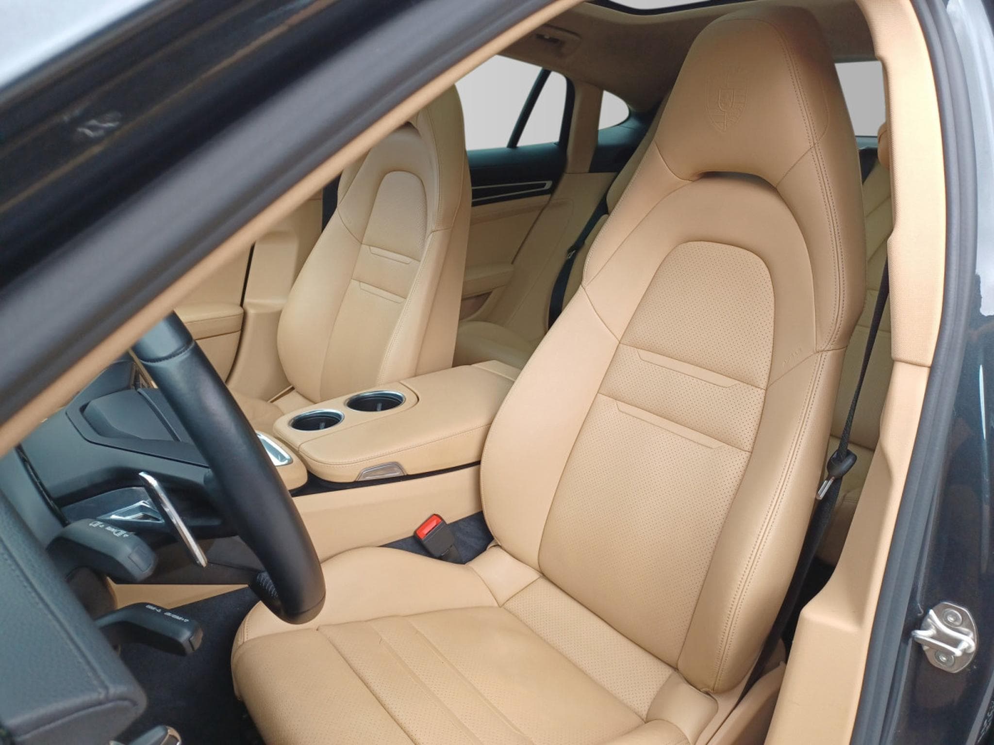 Porsche Panamera 4 Platinum Edition (2022) - Photo 7