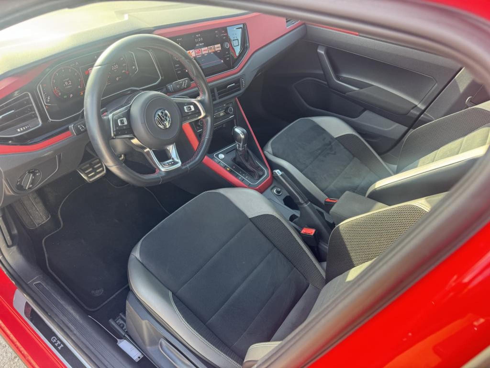 VW Polo 2.0 esse 200ch automatique 1-prop, 31.000km (2019) - Photo 12