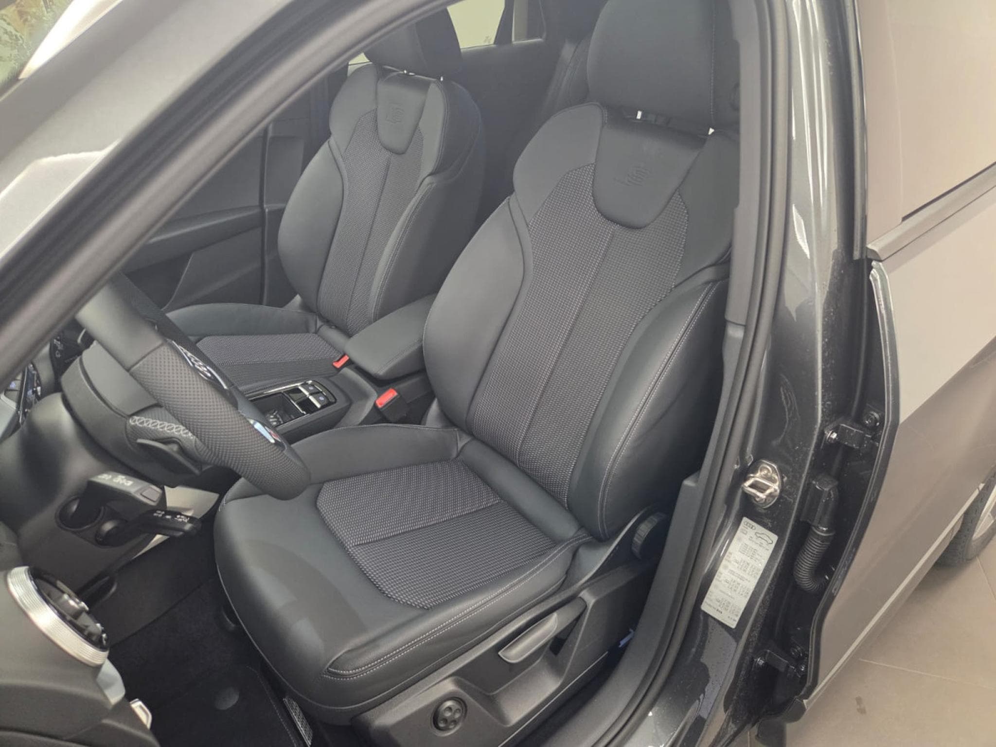 Audi Q2 S line 35 TDI 150 CH / 110 KW S tronic (2025) - Photo 2