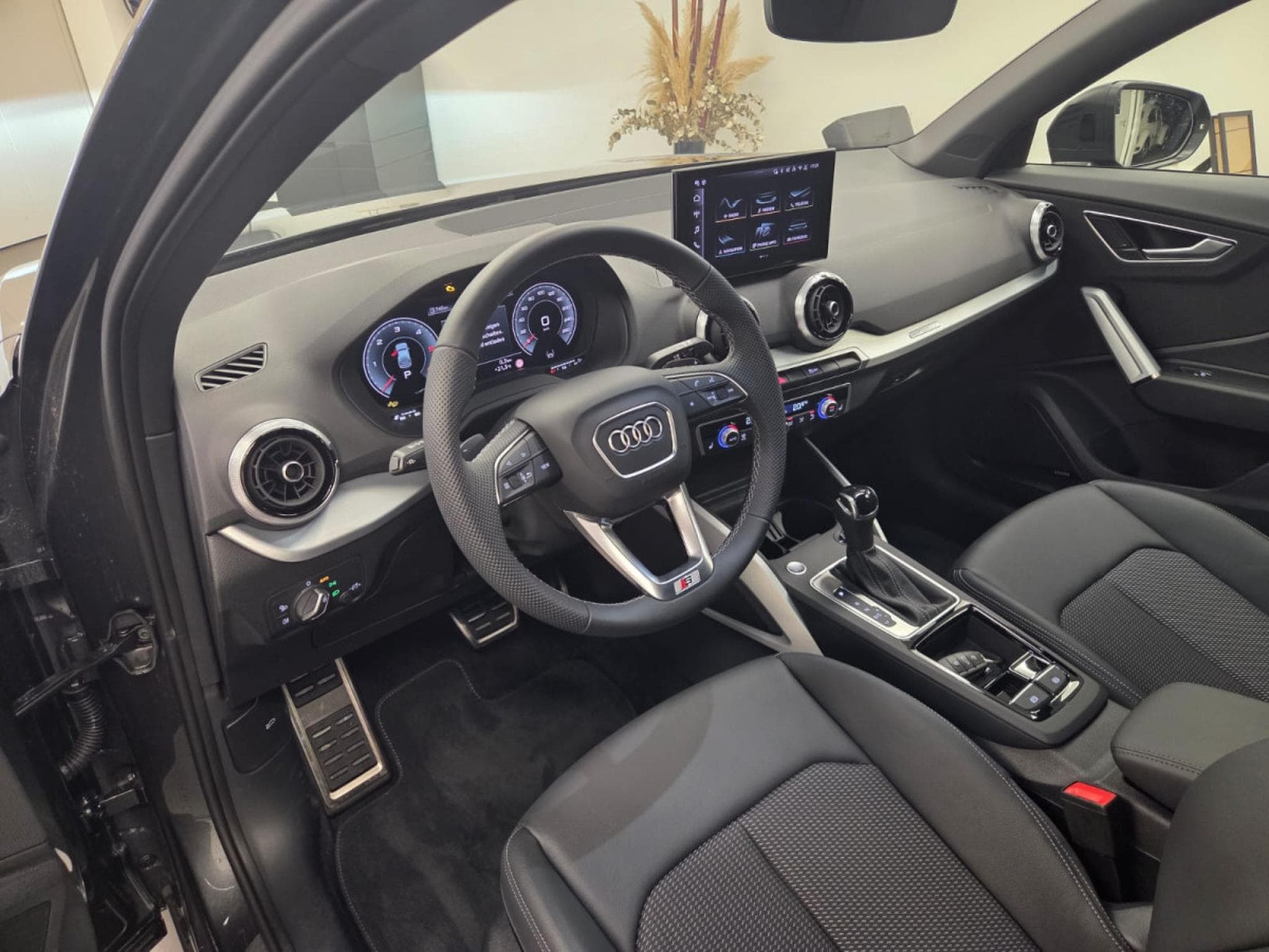 Audi Q2 S line 35 TDI 150 CH / 110 KW S tronic (2025) - Photo 4