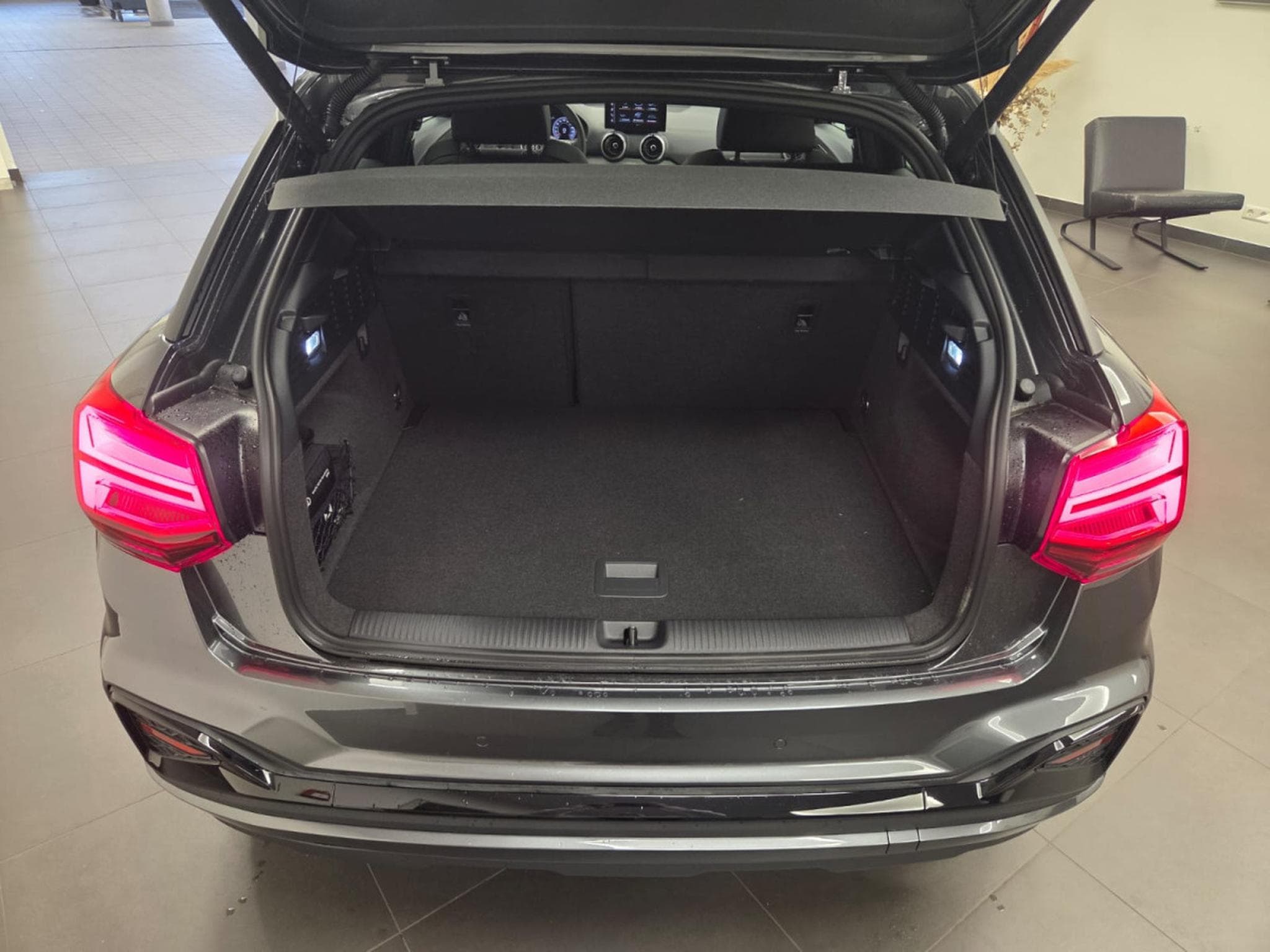 Audi Q2 S line 35 TDI 150 CH / 110 KW S tronic (2025) - Photo 9